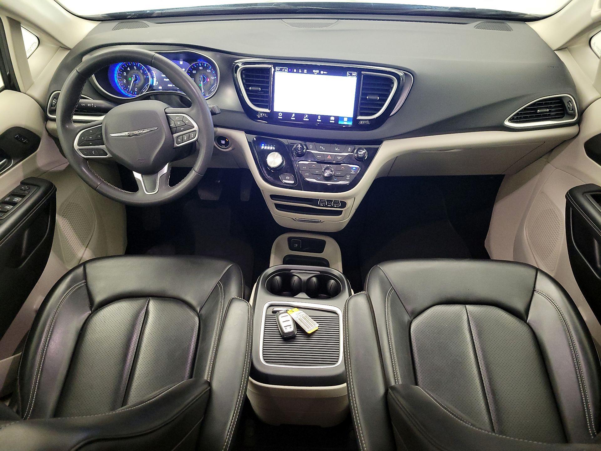 Thumbnail: 2023 Chrysler Pacifica - 9