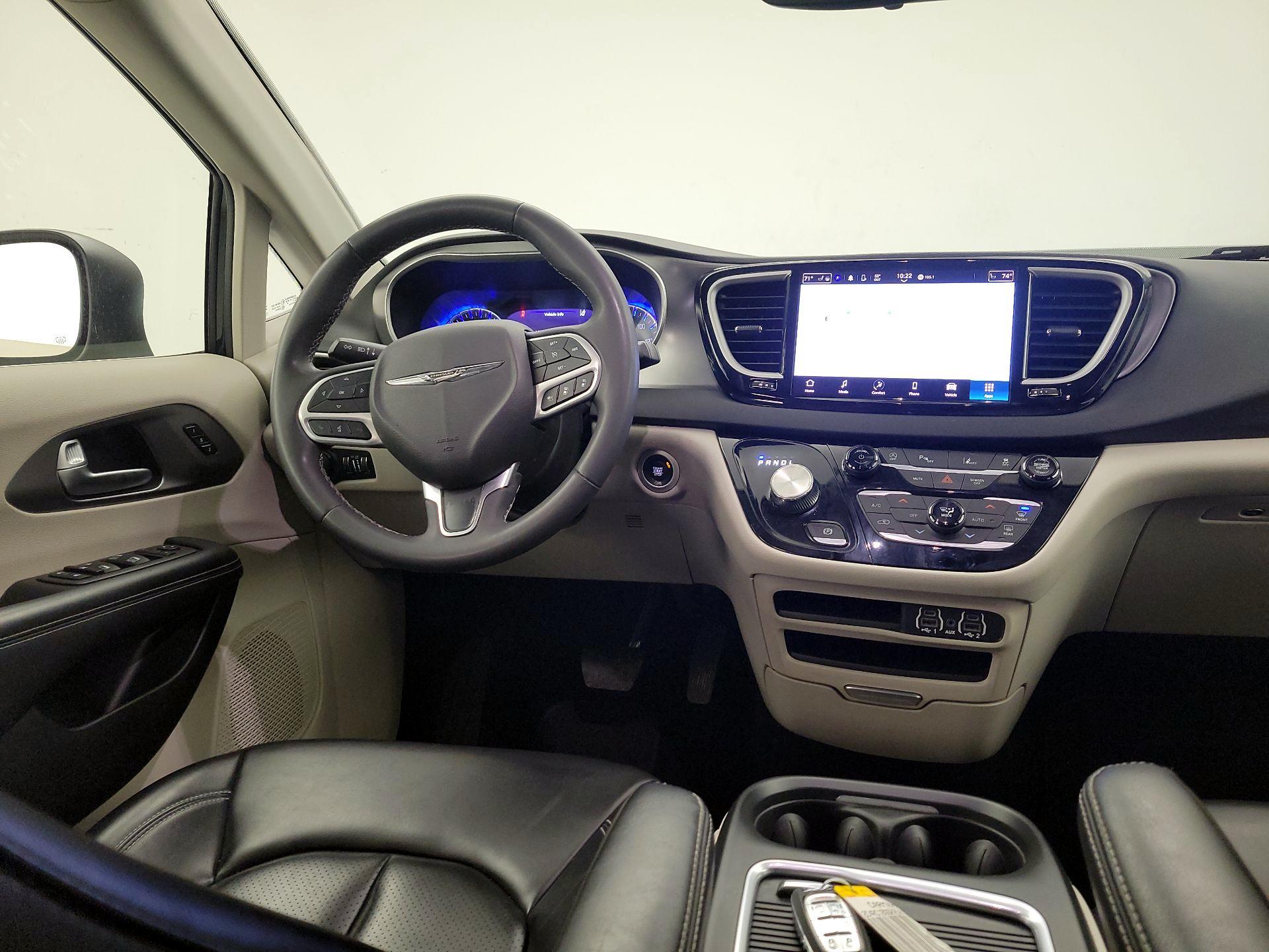 Thumbnail: 2023 Chrysler Pacifica - 10