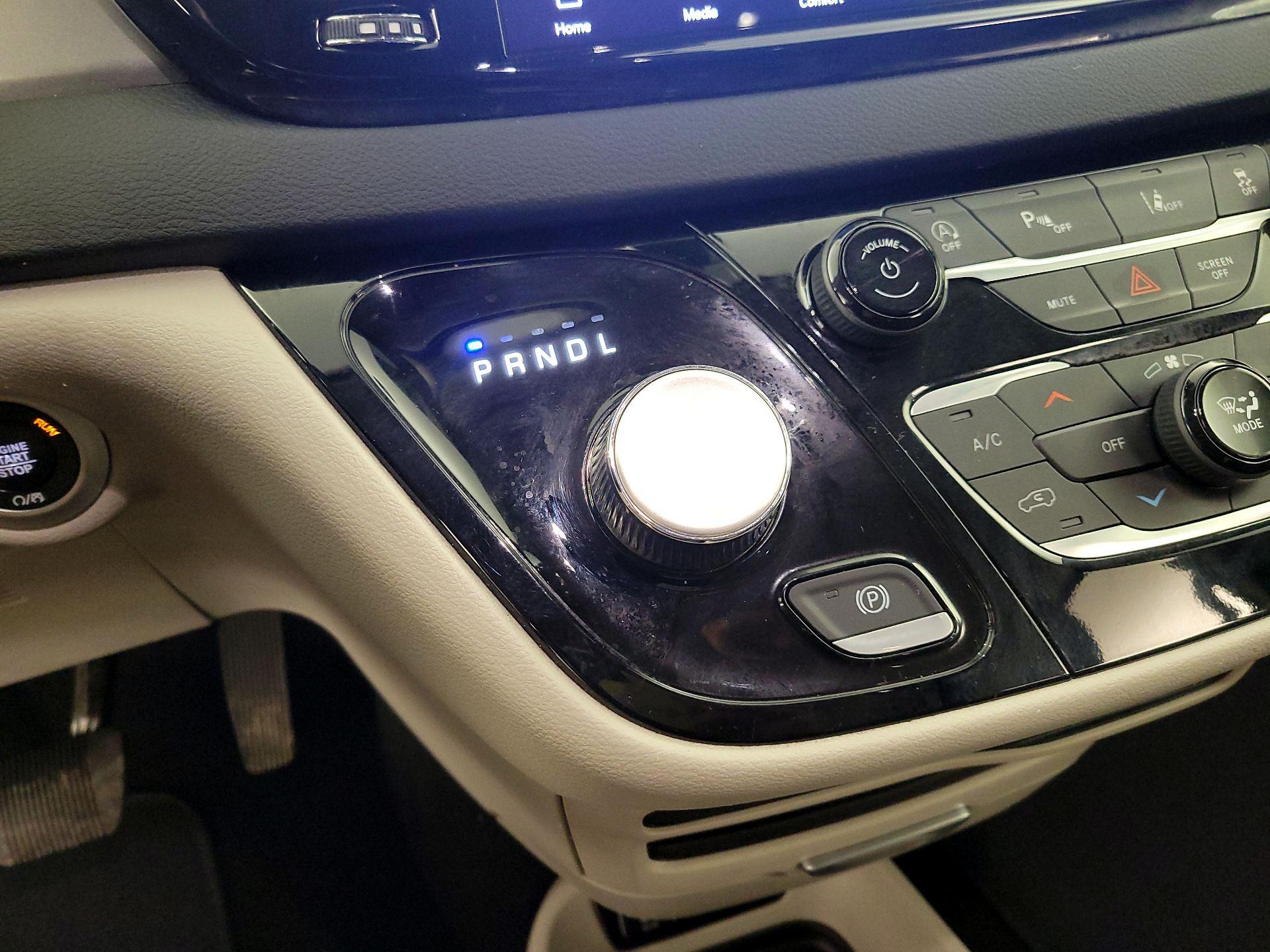 Thumbnail: 2023 Chrysler Pacifica - 17