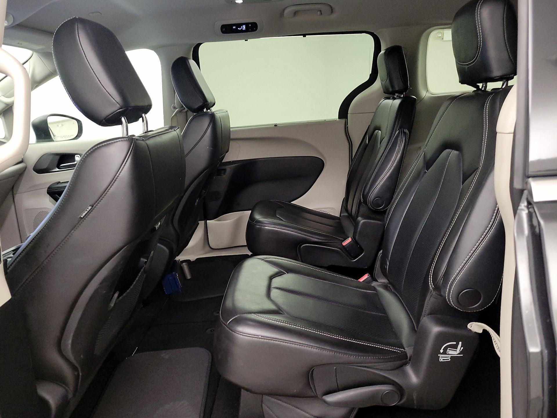 Thumbnail: 2023 Chrysler Pacifica - 19