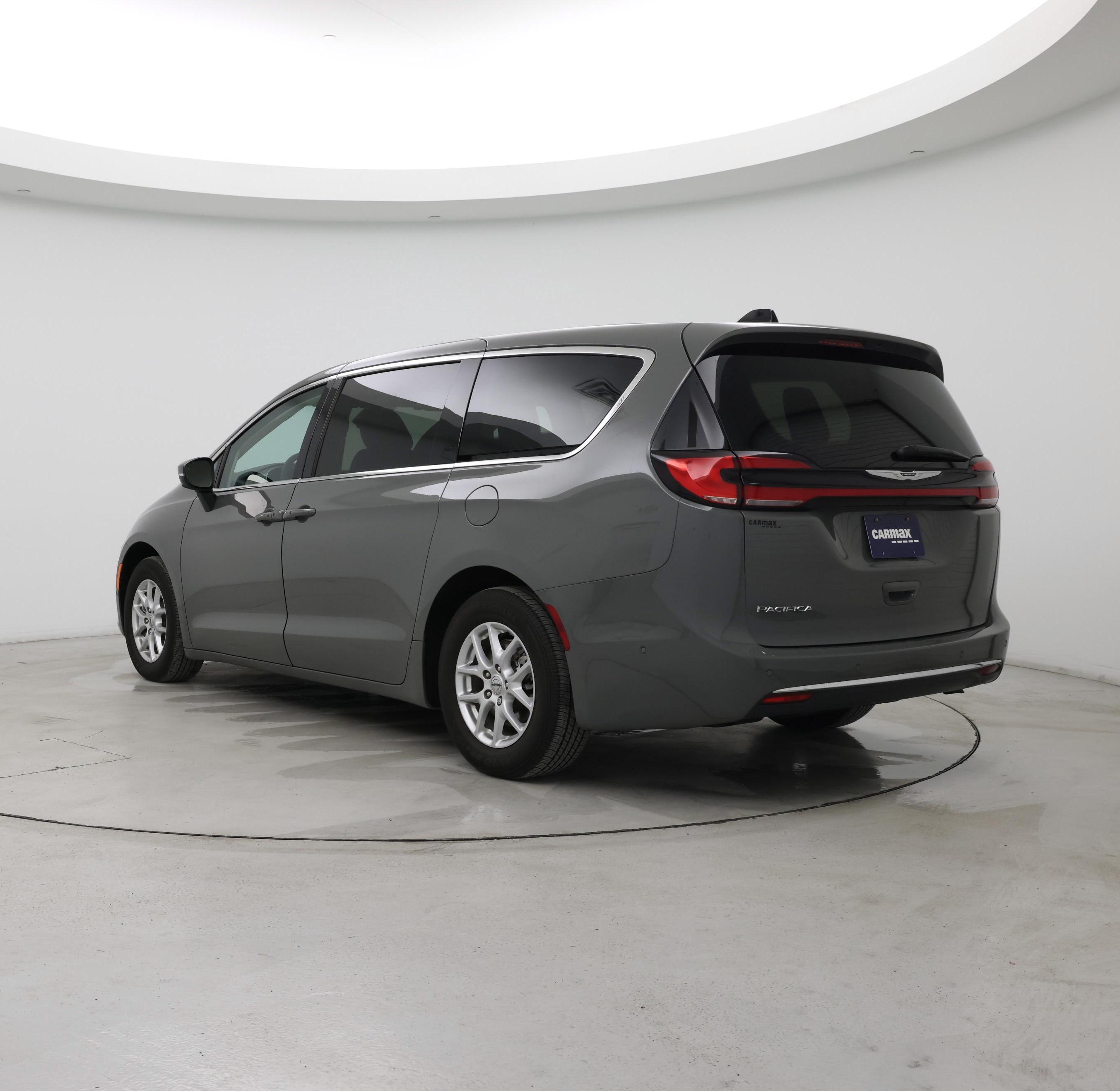 Thumbnail: 2023 Chrysler Pacifica - 2