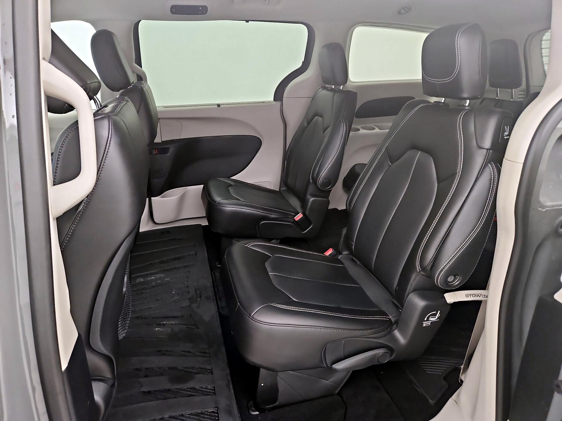 Thumbnail: 2023 Chrysler Pacifica - 19