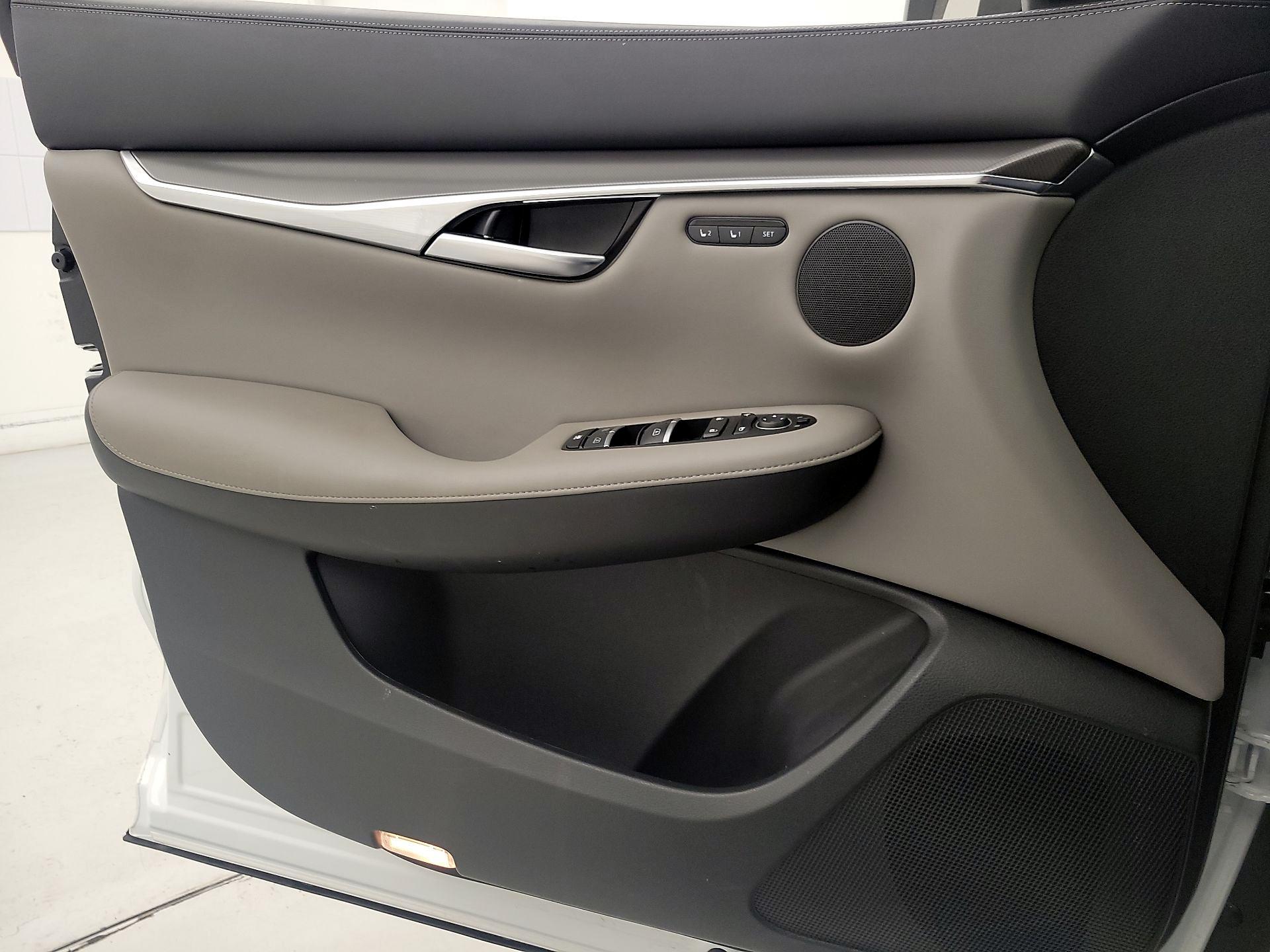 Thumbnail: 2023 INFINITI QX50 - 12