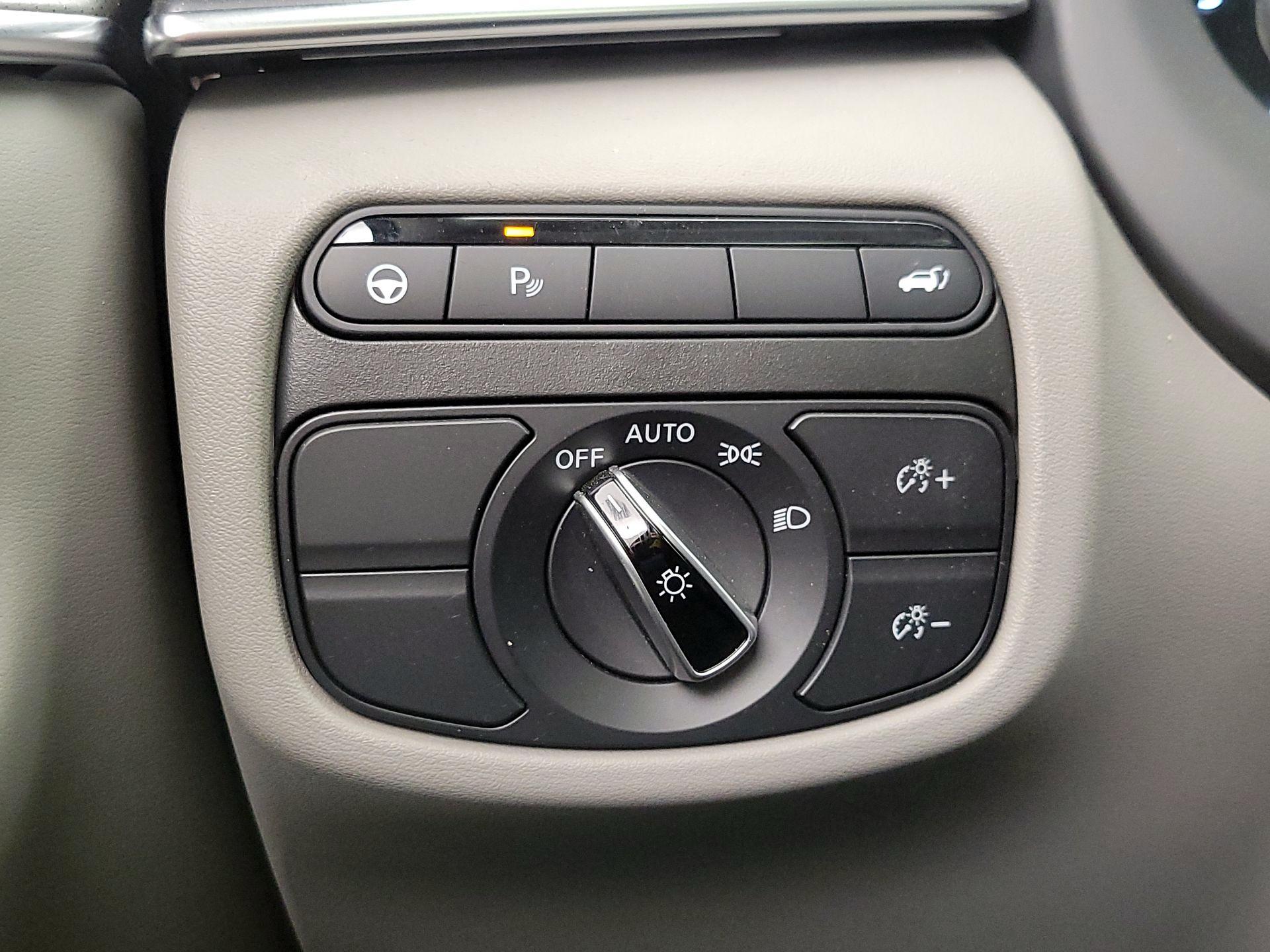 Thumbnail: 2023 INFINITI QX50 - 13