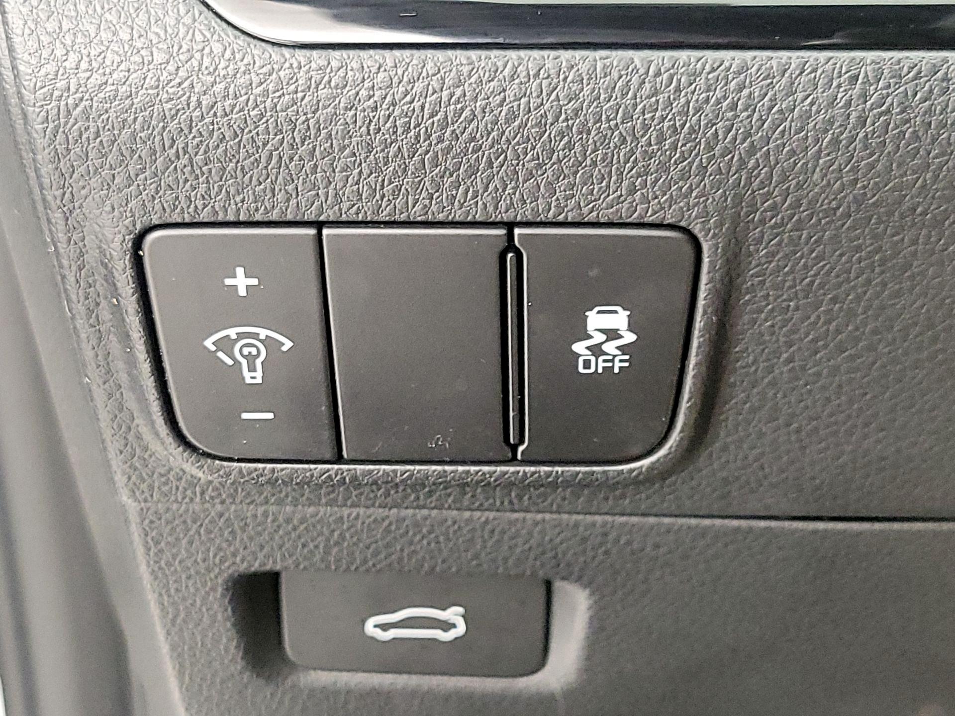 Thumbnail: 2025 Kia K5 - 13