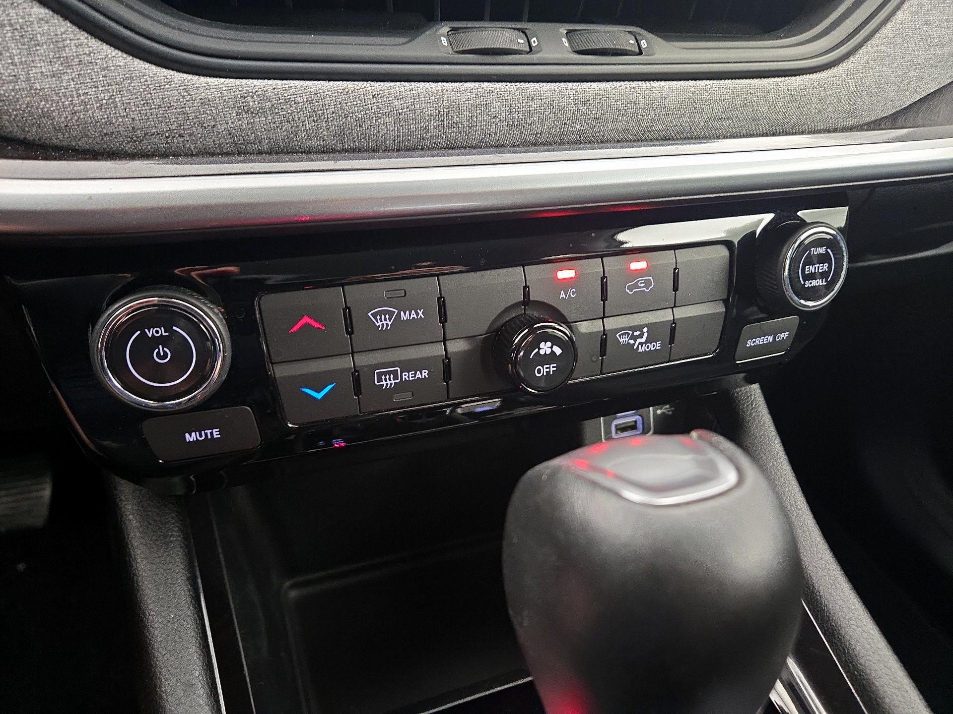 Thumbnail: 2022 Jeep Compass - 16