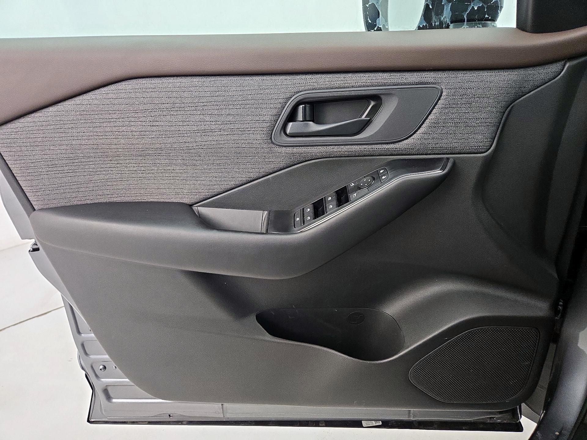 Thumbnail: 2023 Nissan Rogue - 12