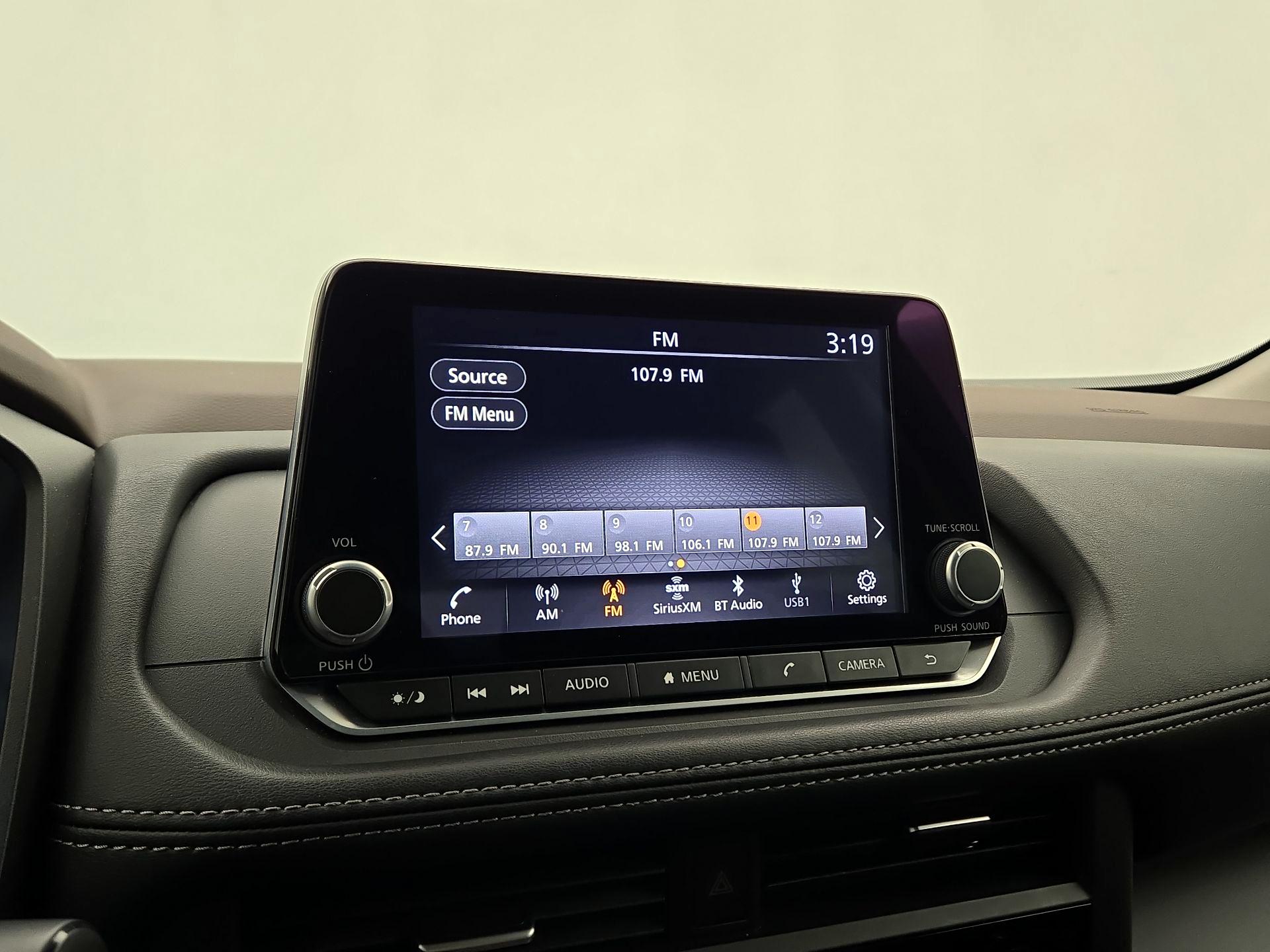 Thumbnail: 2023 Nissan Rogue - 15