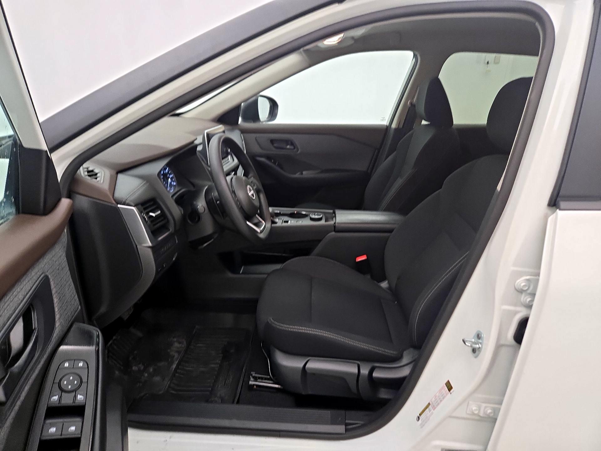 Thumbnail: 2023 Nissan Rogue - 11