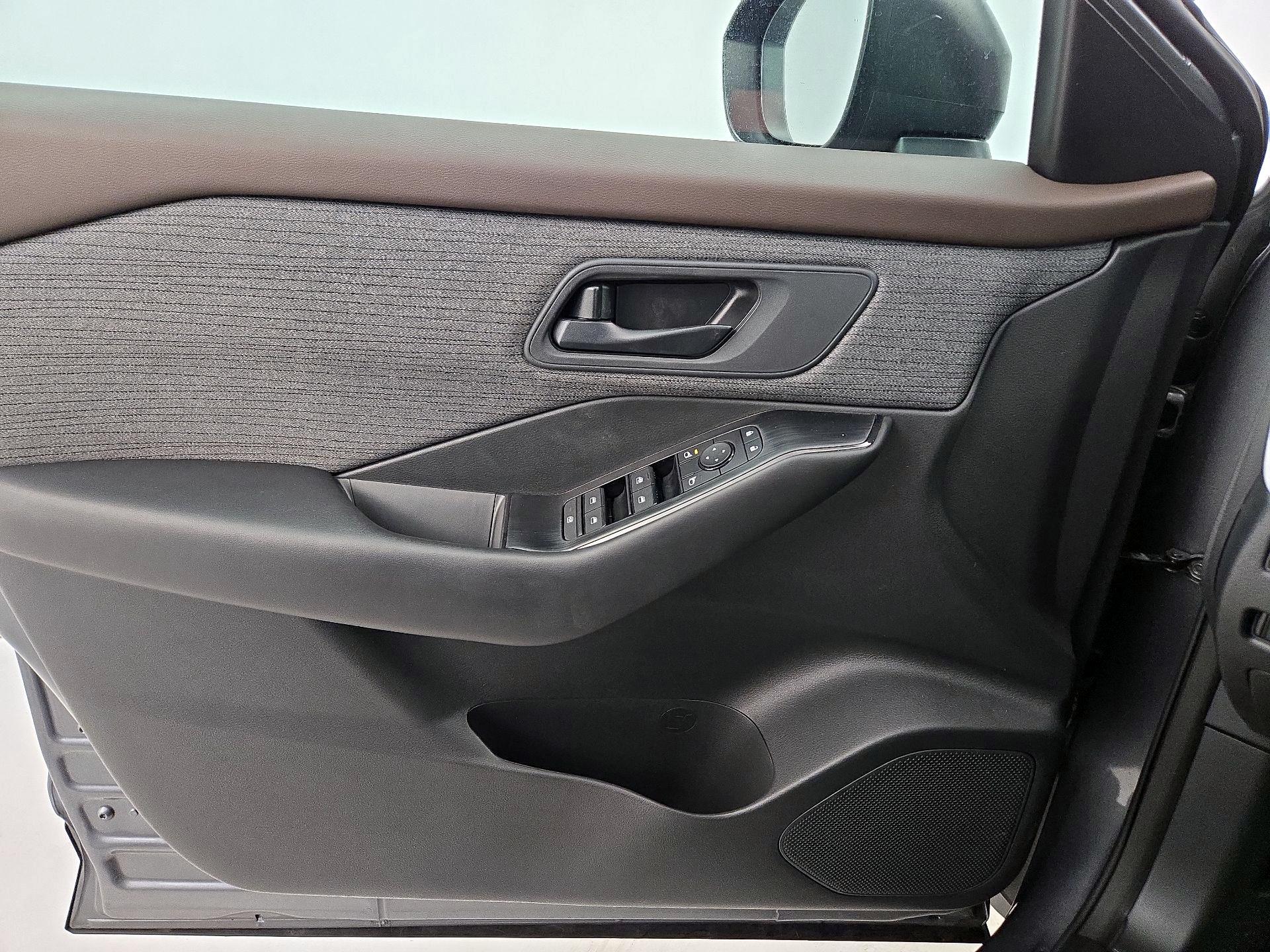 Thumbnail: 2023 Nissan Rogue - 12