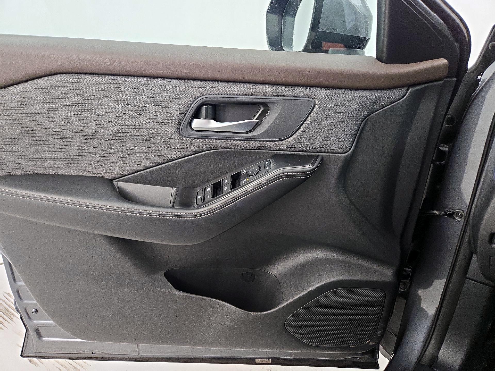 Thumbnail: 2023 Nissan Rogue - 12