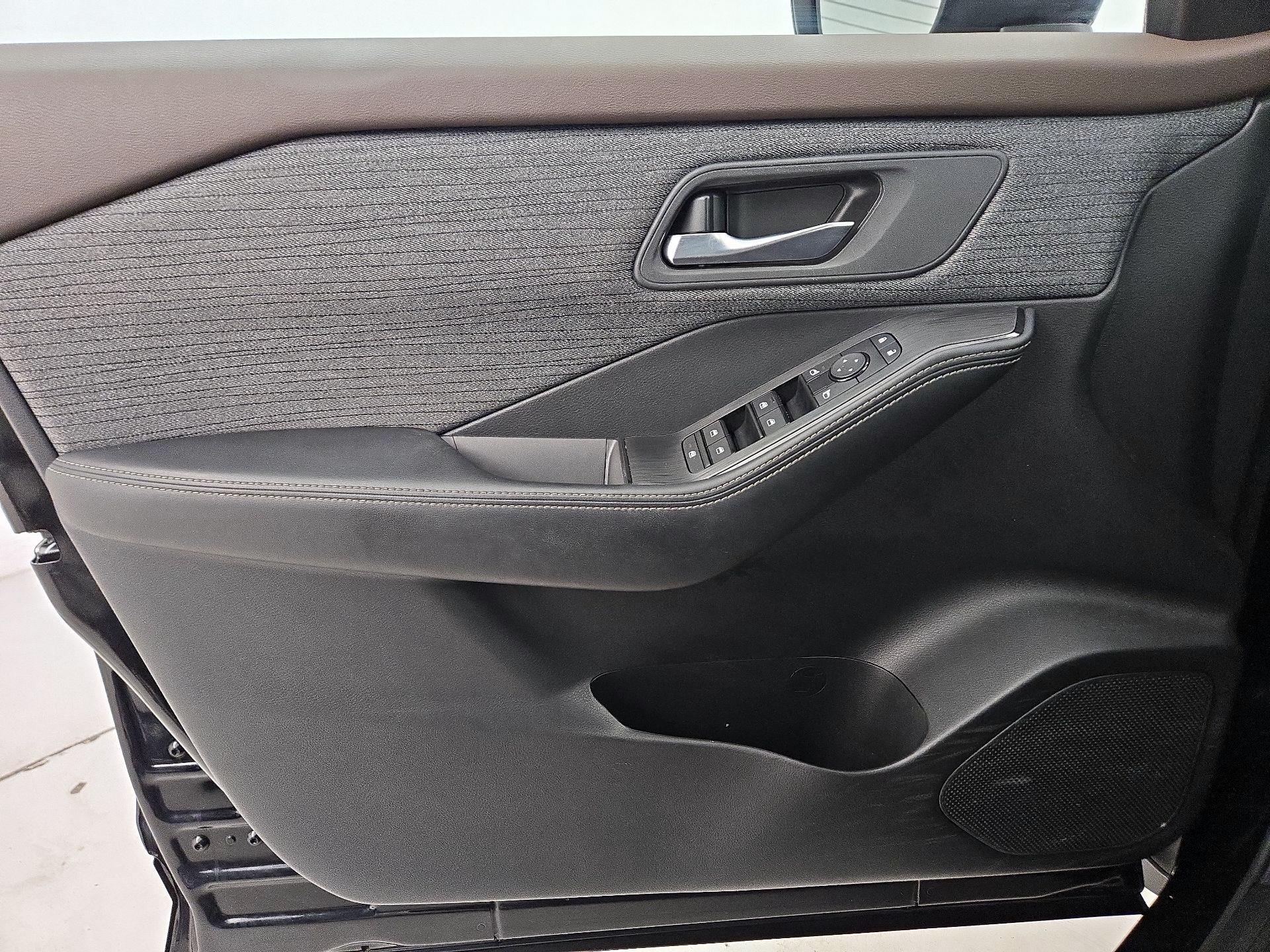 Thumbnail: 2023 Nissan Rogue - 12