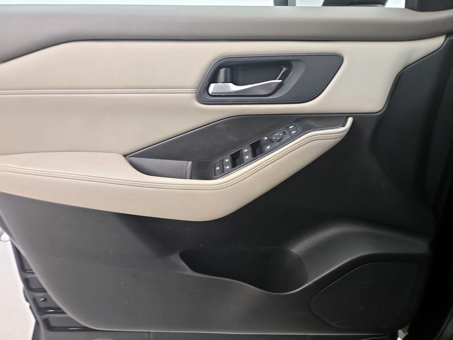 Thumbnail: 2023 Nissan Rogue - 12