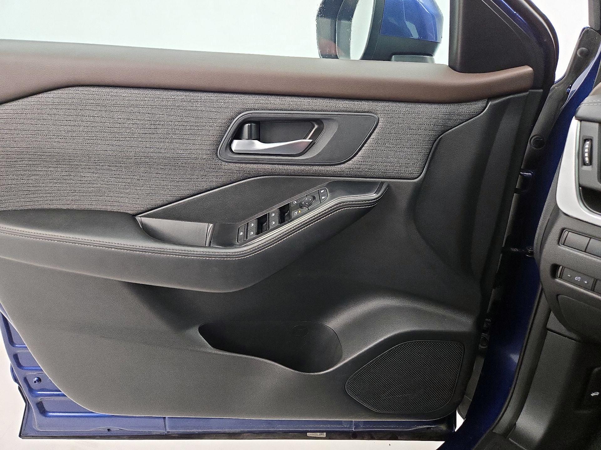 Thumbnail: 2023 Nissan Rogue - 12