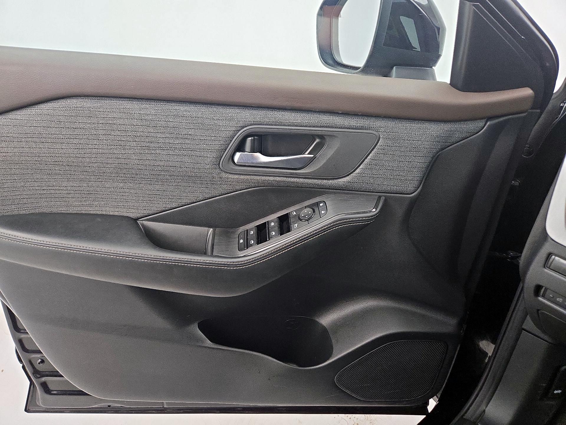 Thumbnail: 2023 Nissan Rogue - 12