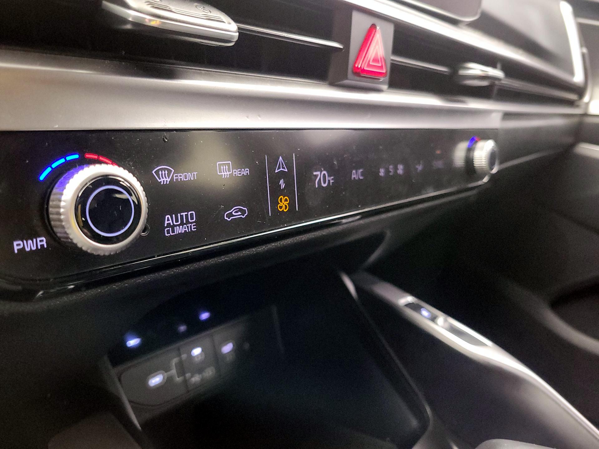 Thumbnail: 2024 Kia Sorento - 17