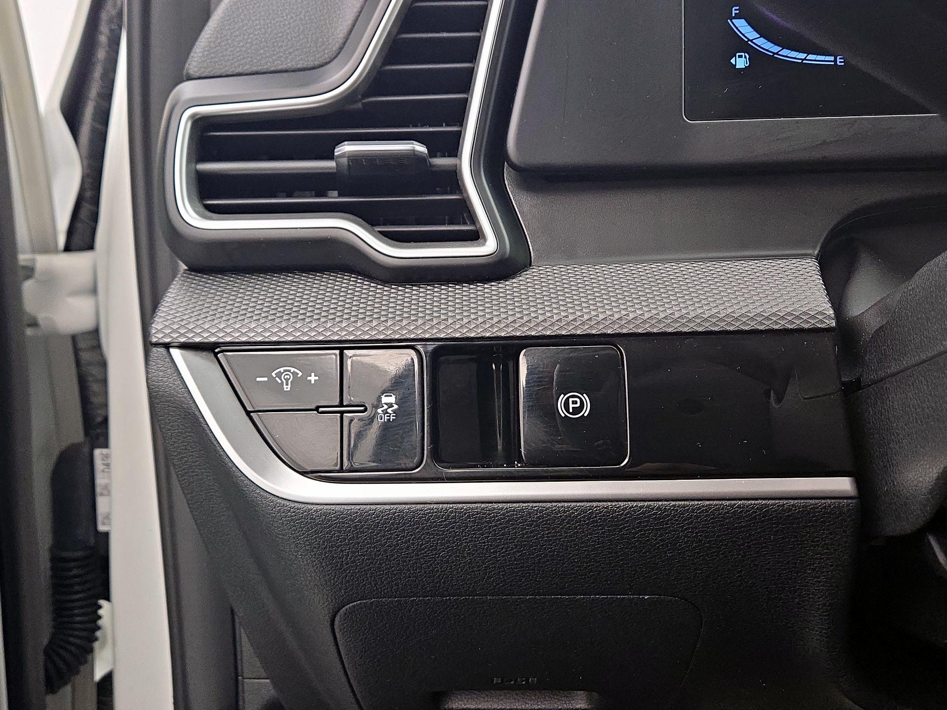 Thumbnail: 2024 Kia Sportage - 13