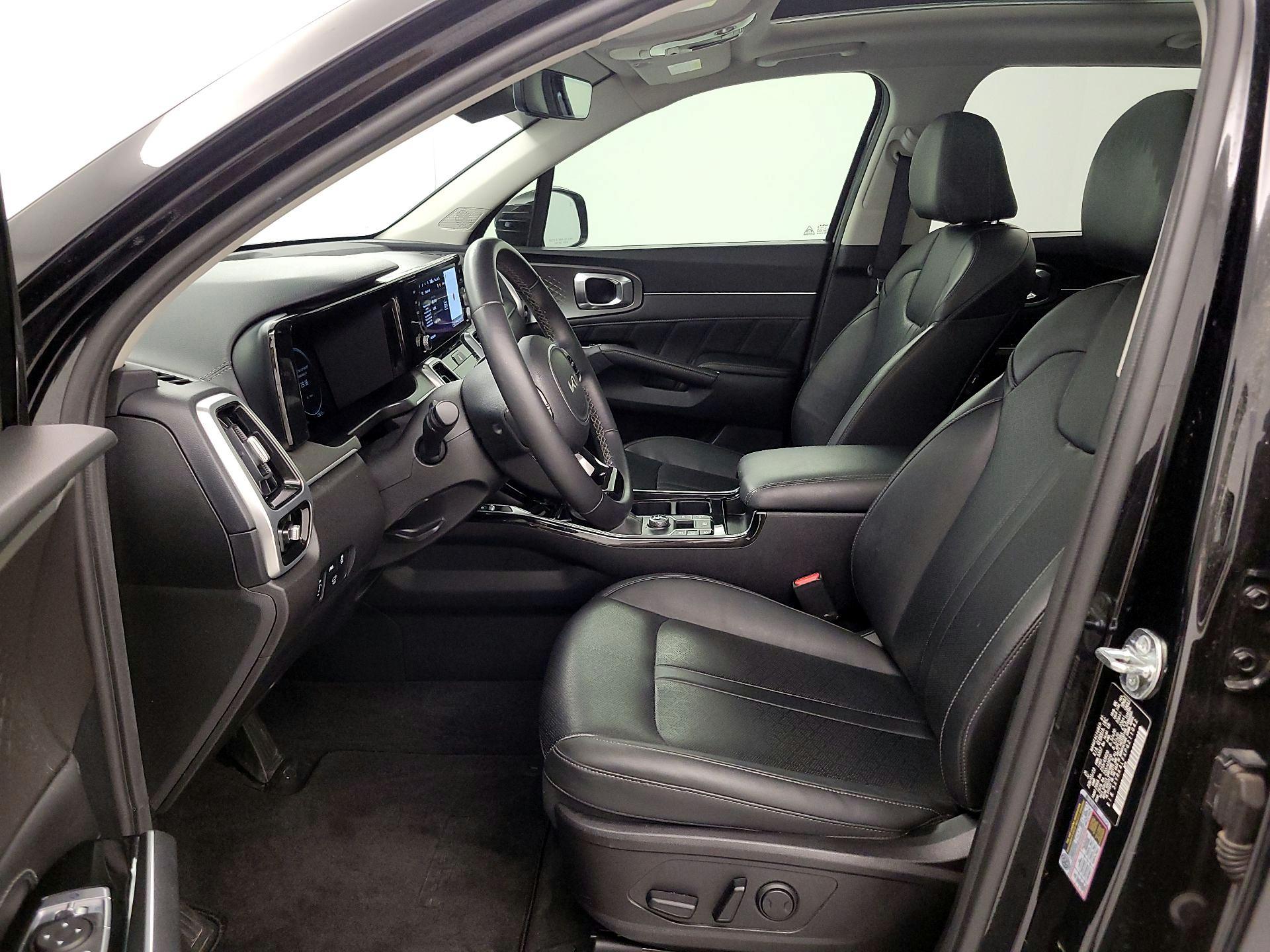 Thumbnail: 2023 Kia Sorento - 11