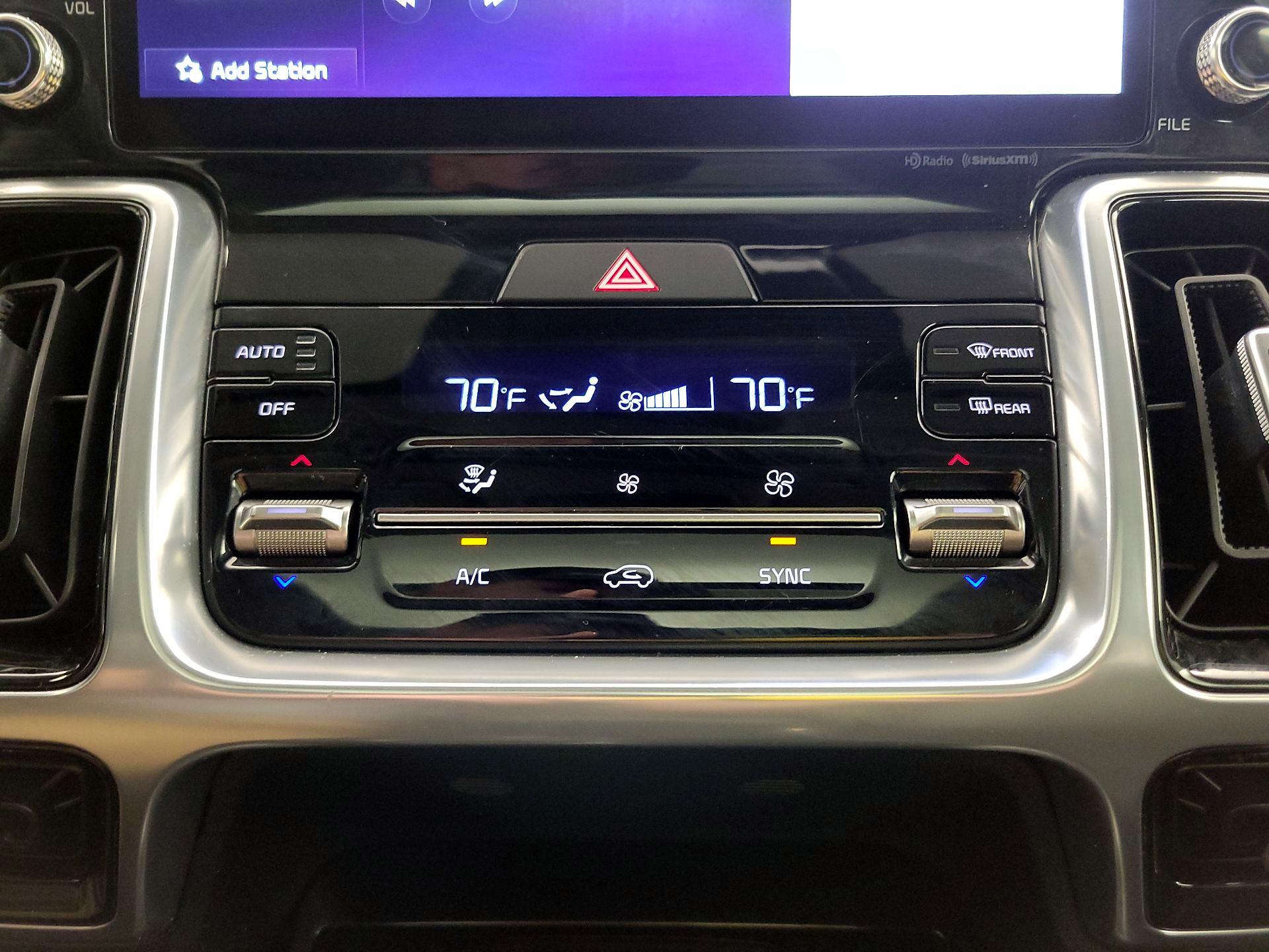 Thumbnail: 2023 Kia Sorento - 17
