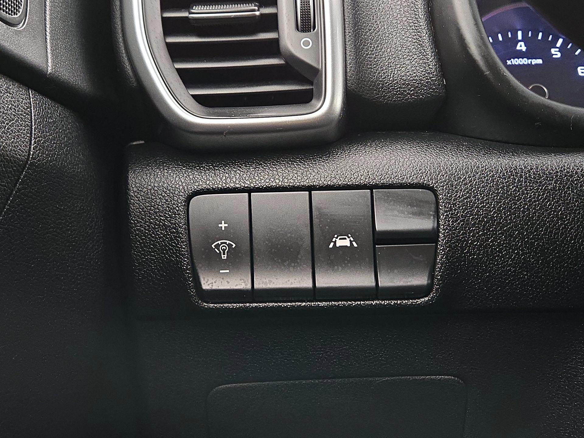 Thumbnail: 2020 Kia Sportage - 13