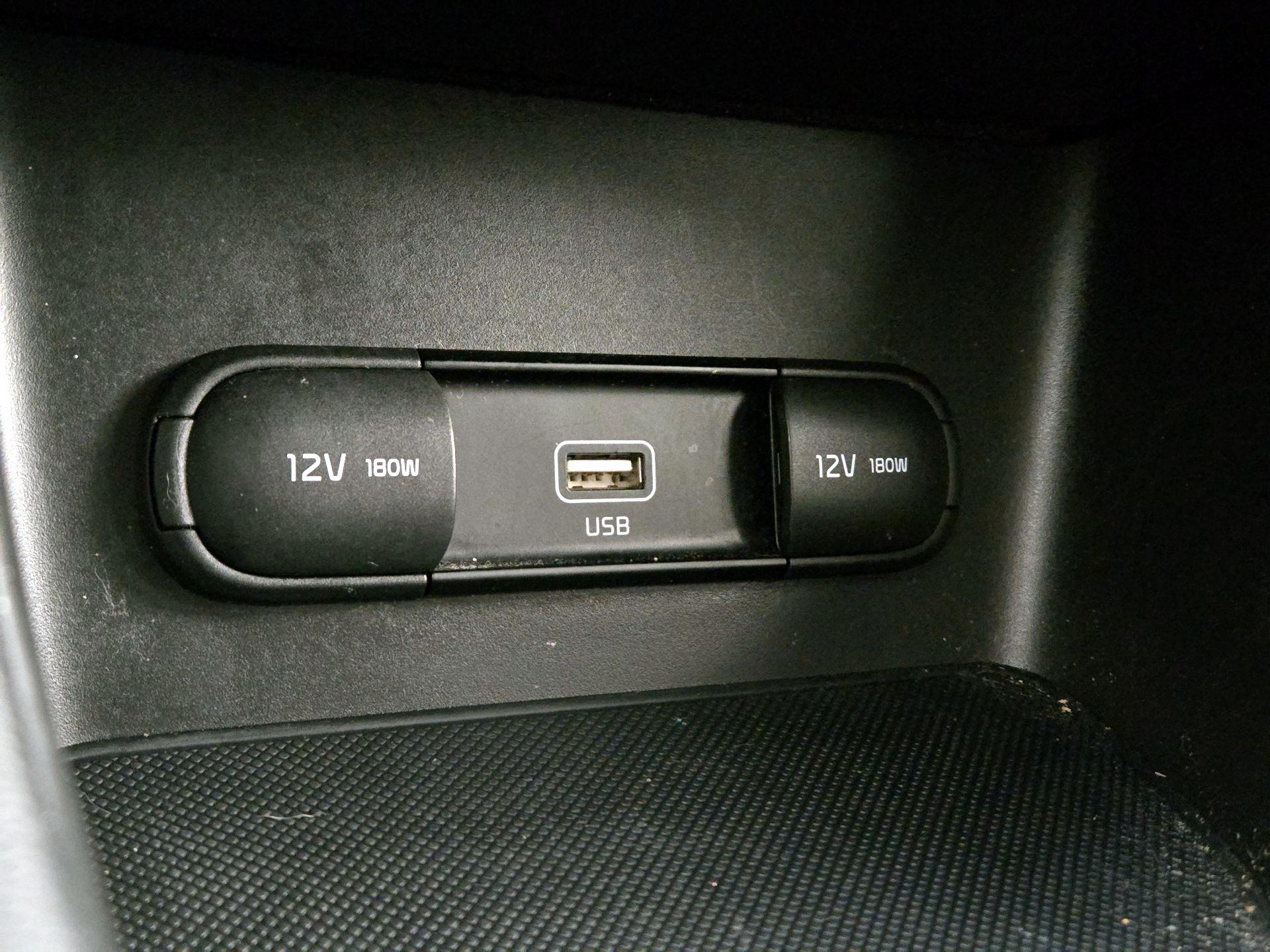 Thumbnail: 2020 Kia Sportage - 18