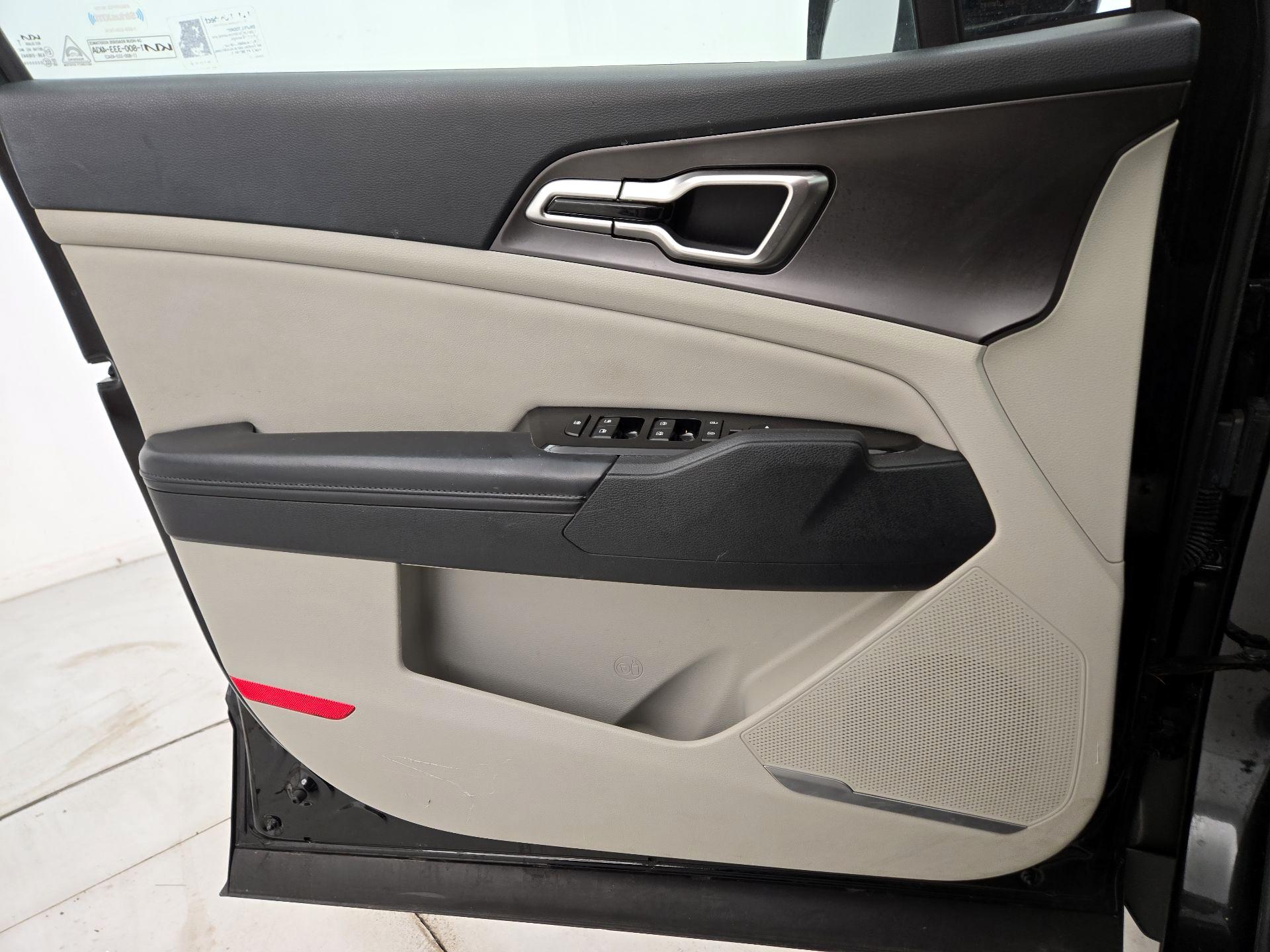 Thumbnail: 2023 Kia Sportage - 12