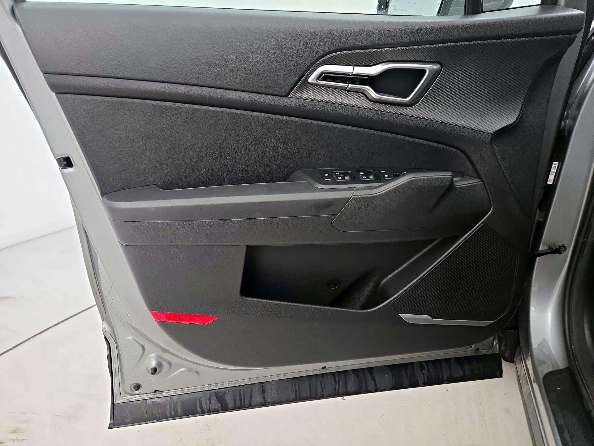 Thumbnail: 2024 Kia Sportage - 12