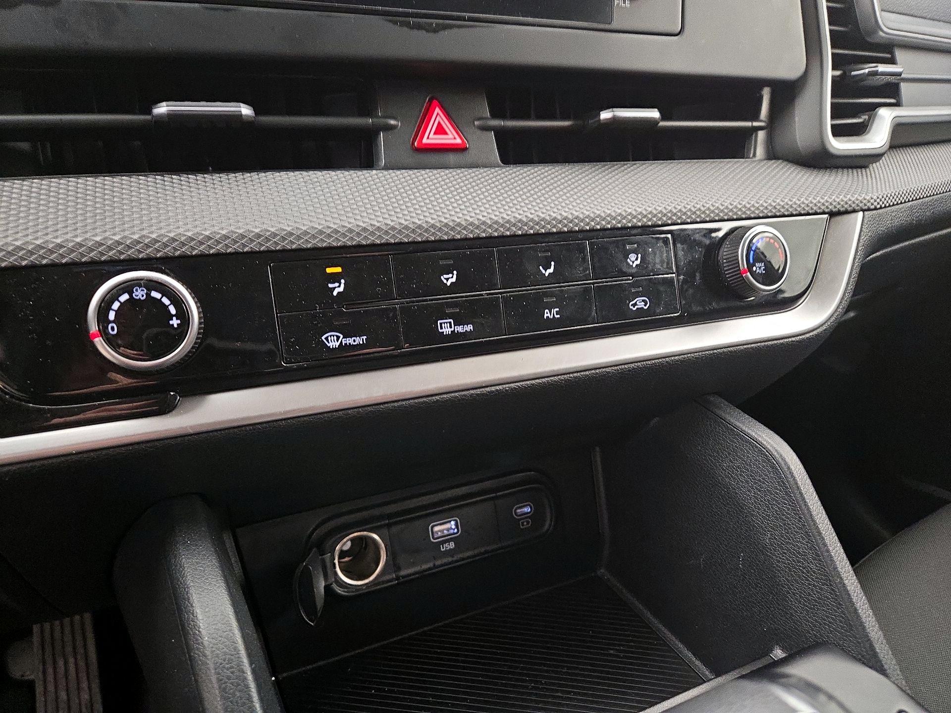 Thumbnail: 2024 Kia Sportage - 16