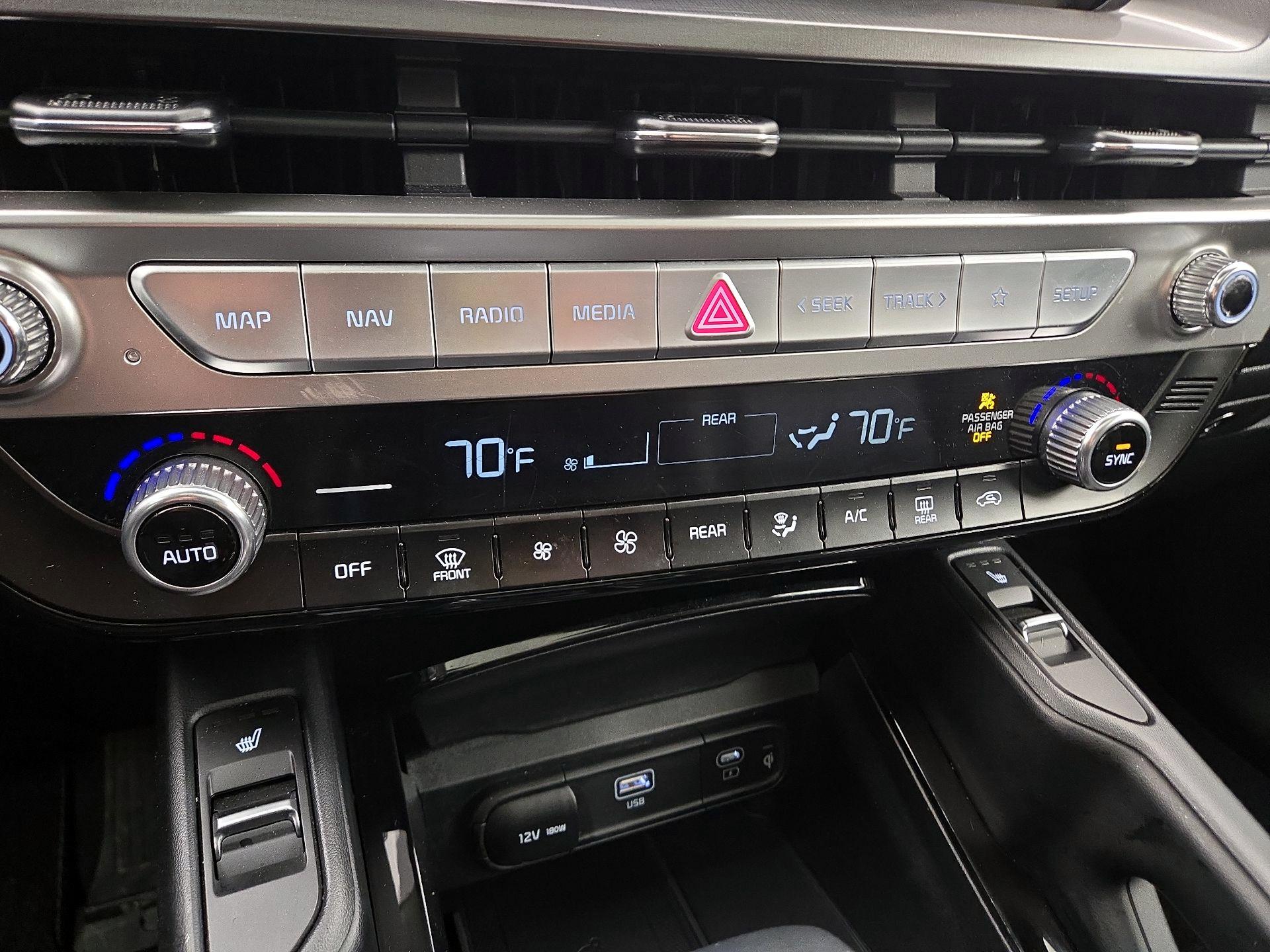 Thumbnail: 2023 Kia Telluride - 17