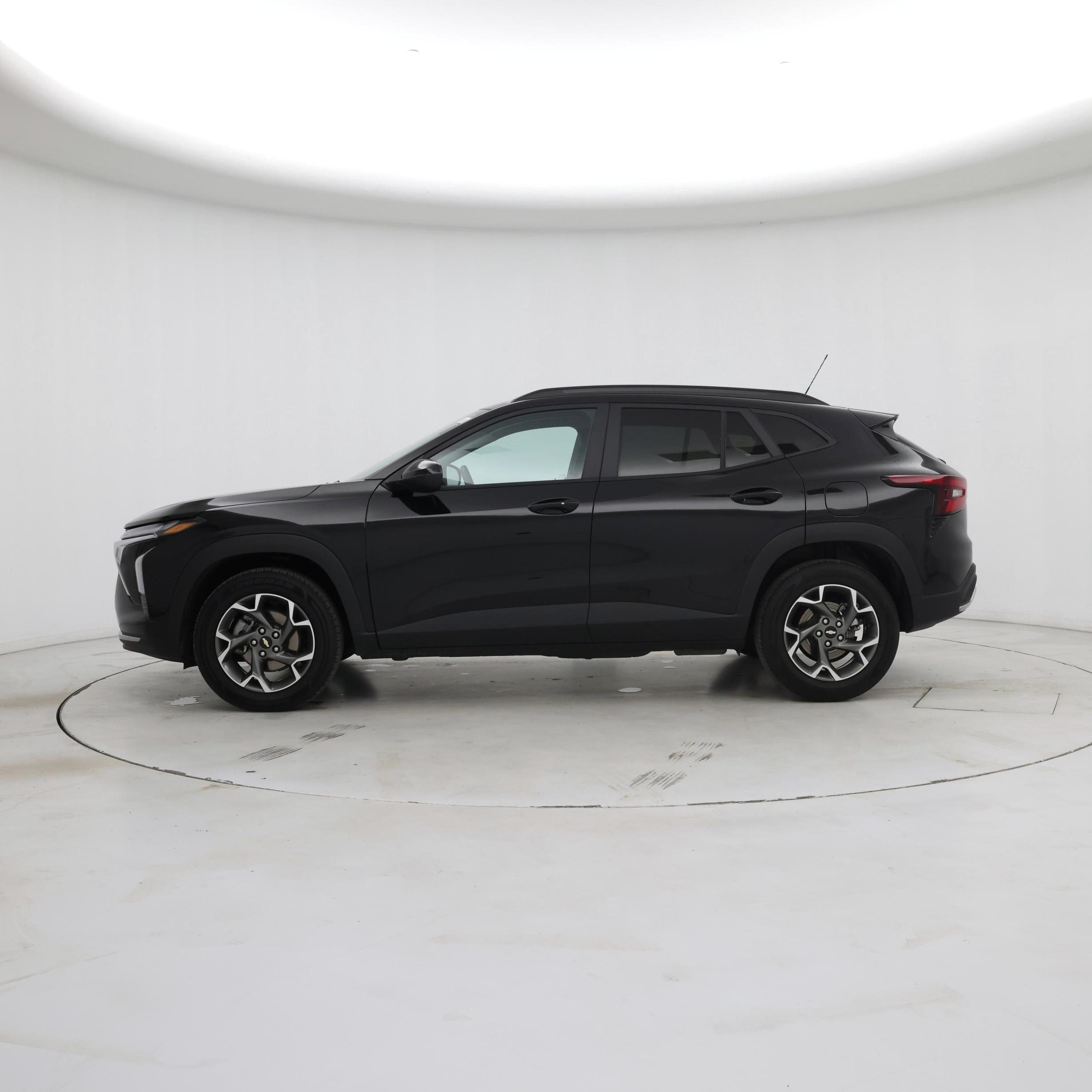 Thumbnail: 2025 Chevrolet Trax - 3