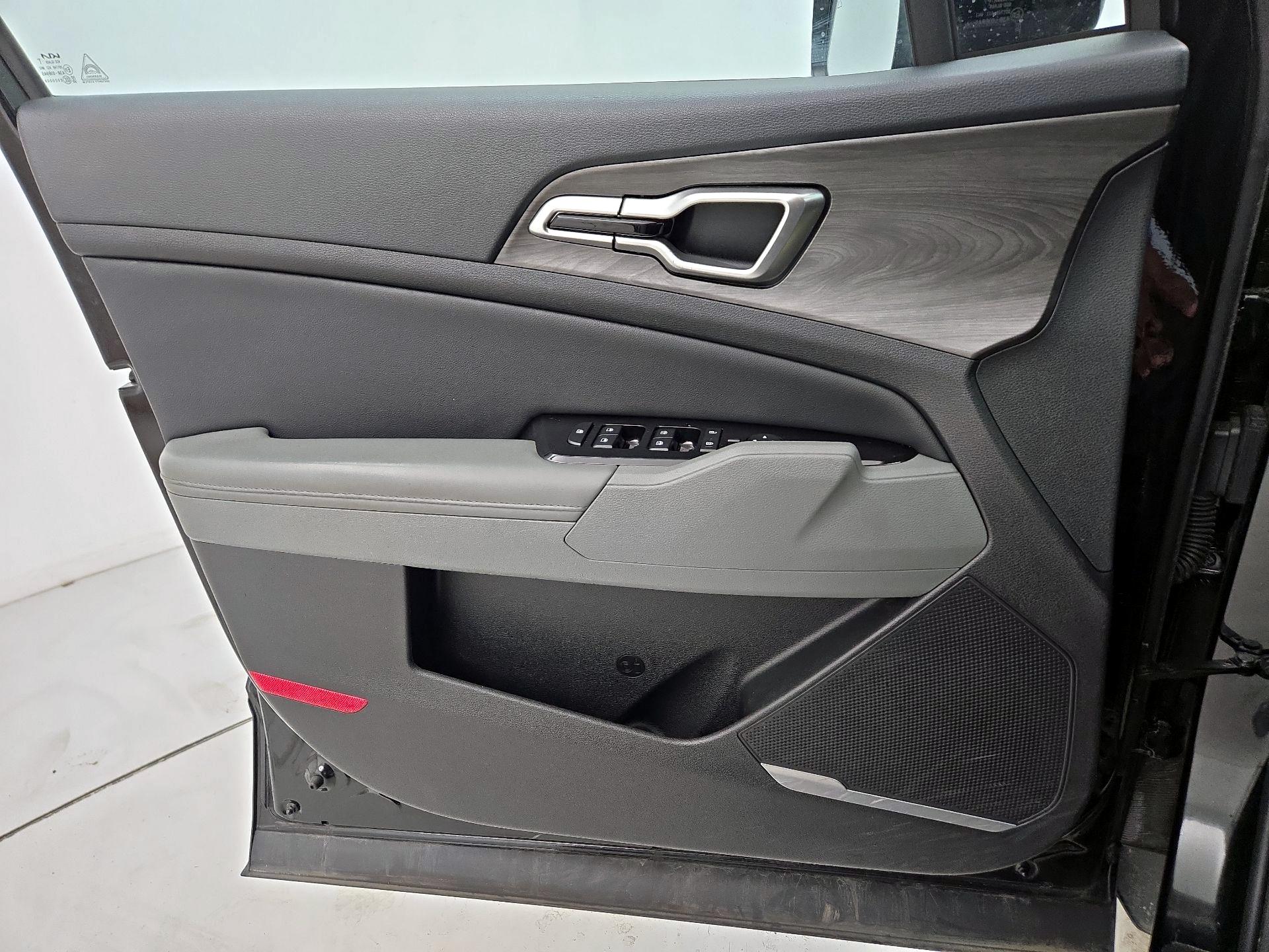 Thumbnail: 2023 Kia Sportage - 12