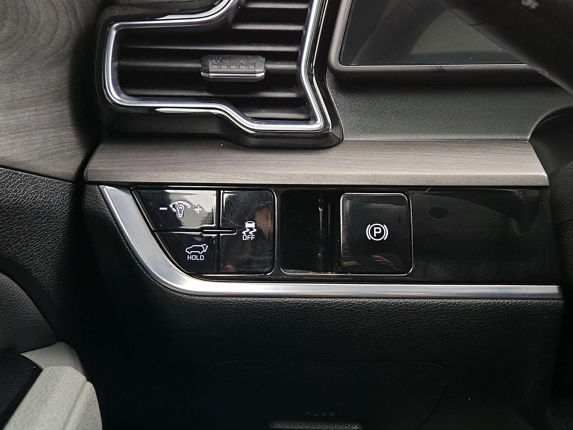 Thumbnail: 2023 Kia Sportage - 13