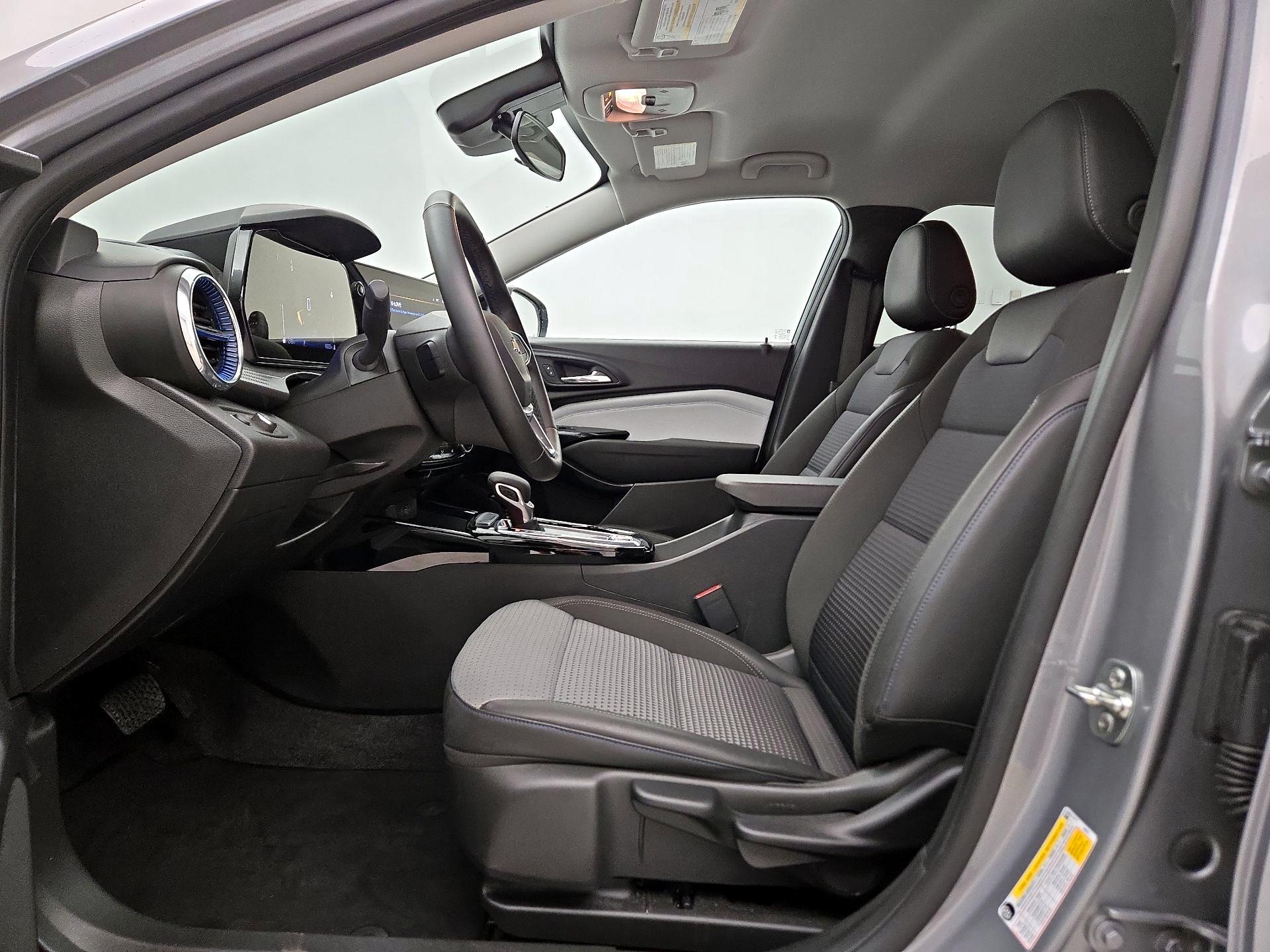 Thumbnail: 2025 Chevrolet Trax - 11