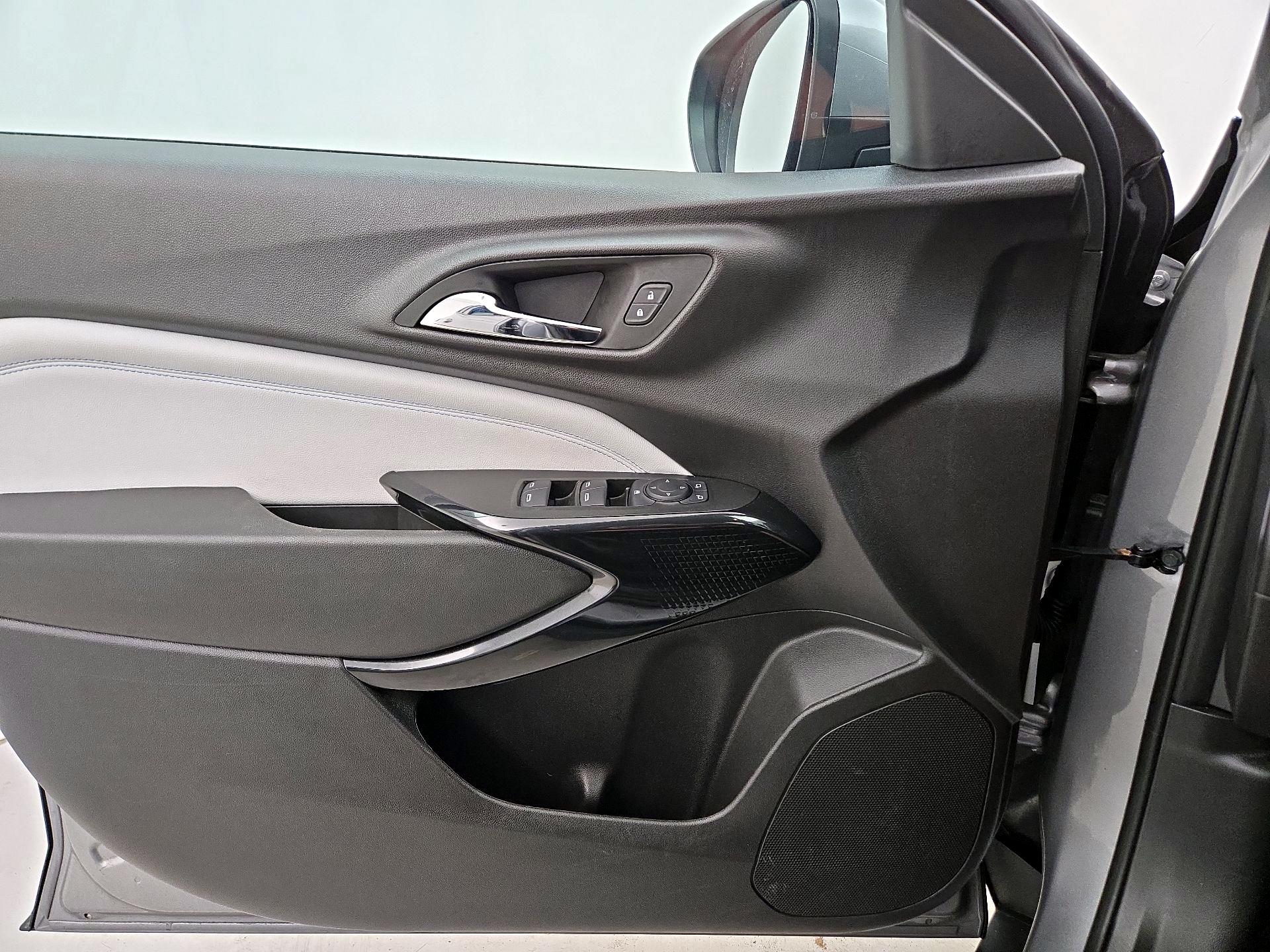 Thumbnail: 2025 Chevrolet Trax - 12