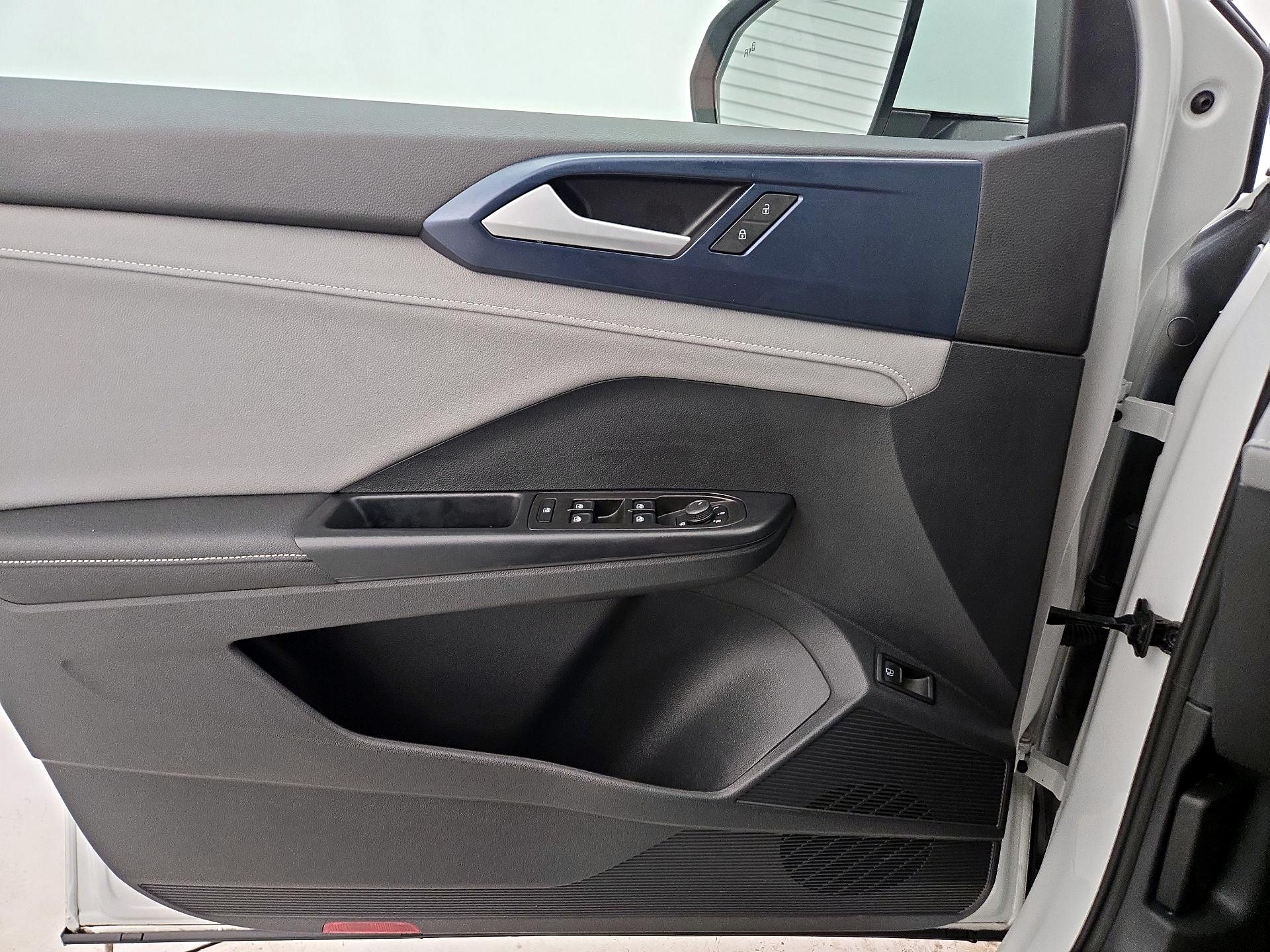 Thumbnail: 2024 Volkswagen Taos - 12