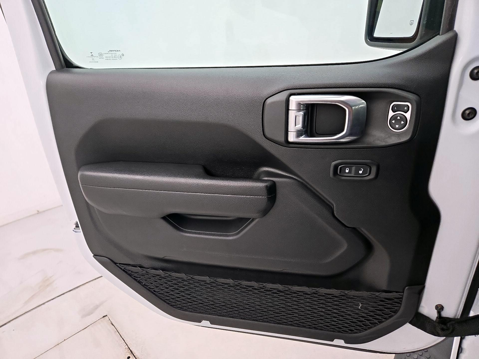 Thumbnail: 2022 Jeep Wrangler - 12