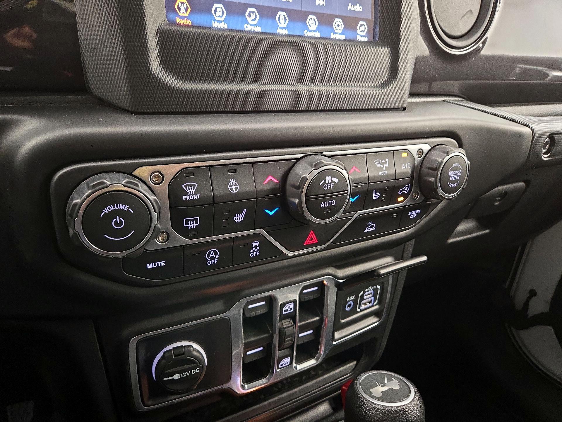 Thumbnail: 2022 Jeep Wrangler - 16