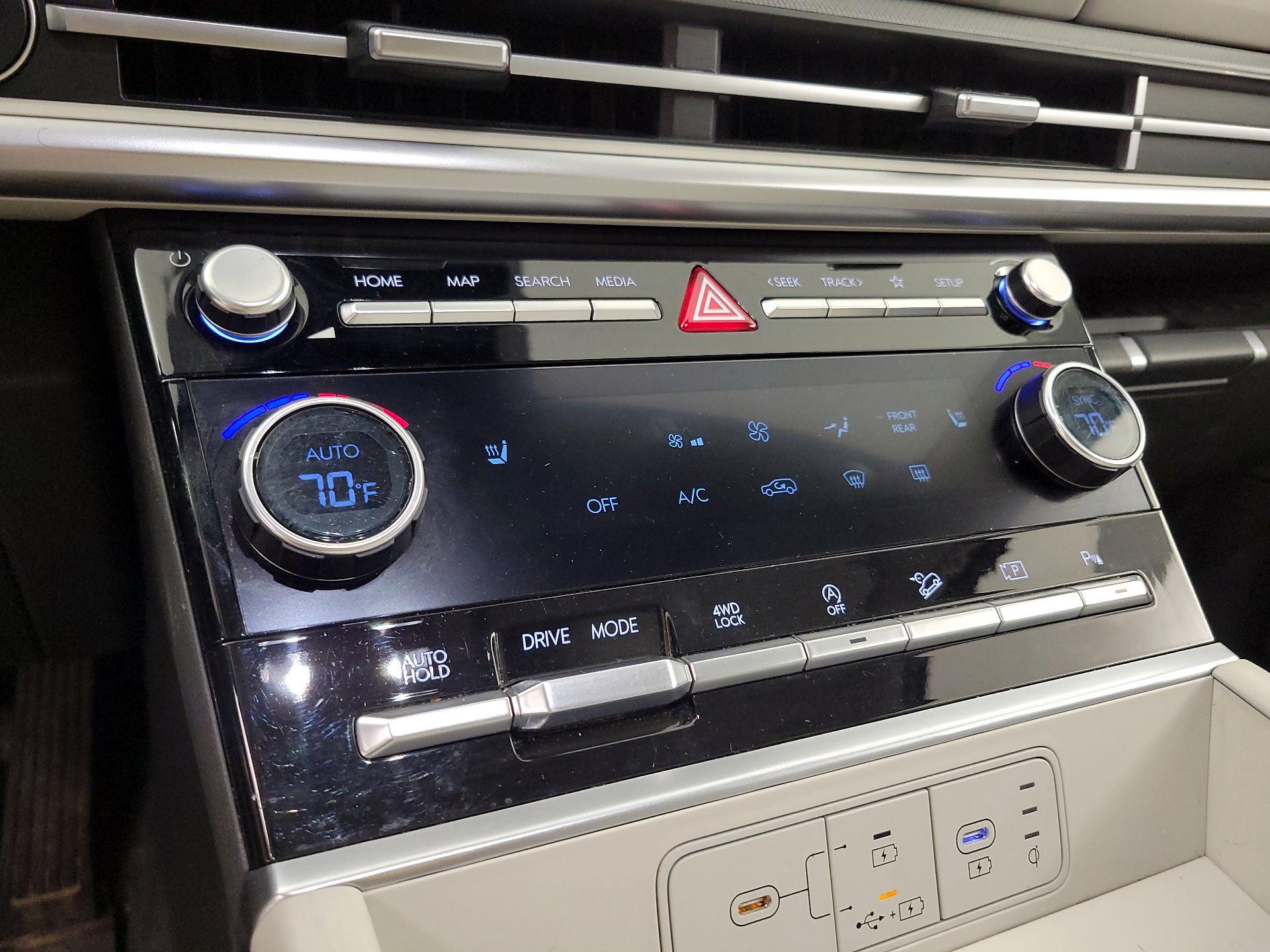 Thumbnail: 2024 Hyundai Santa Fe - 16