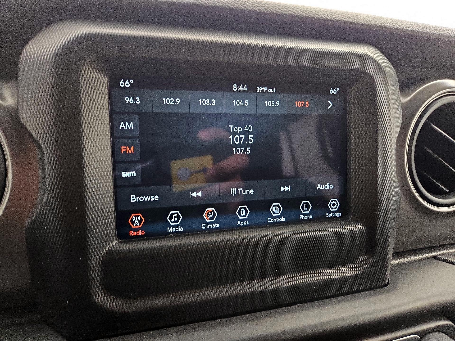 Thumbnail: 2021 Jeep Wrangler - 15