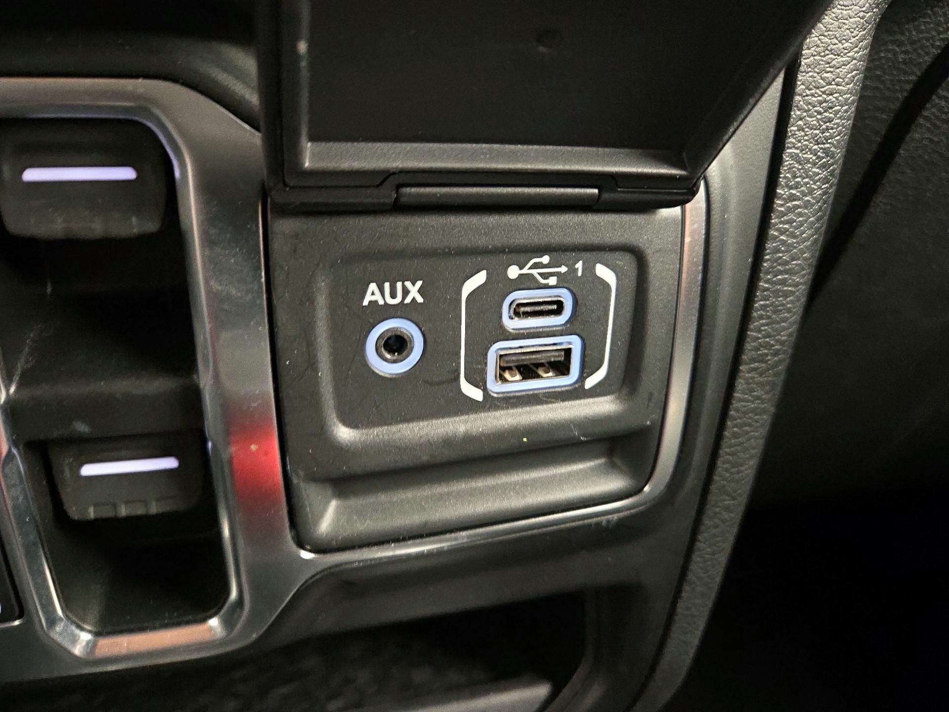 Thumbnail: 2021 Jeep Wrangler - 18