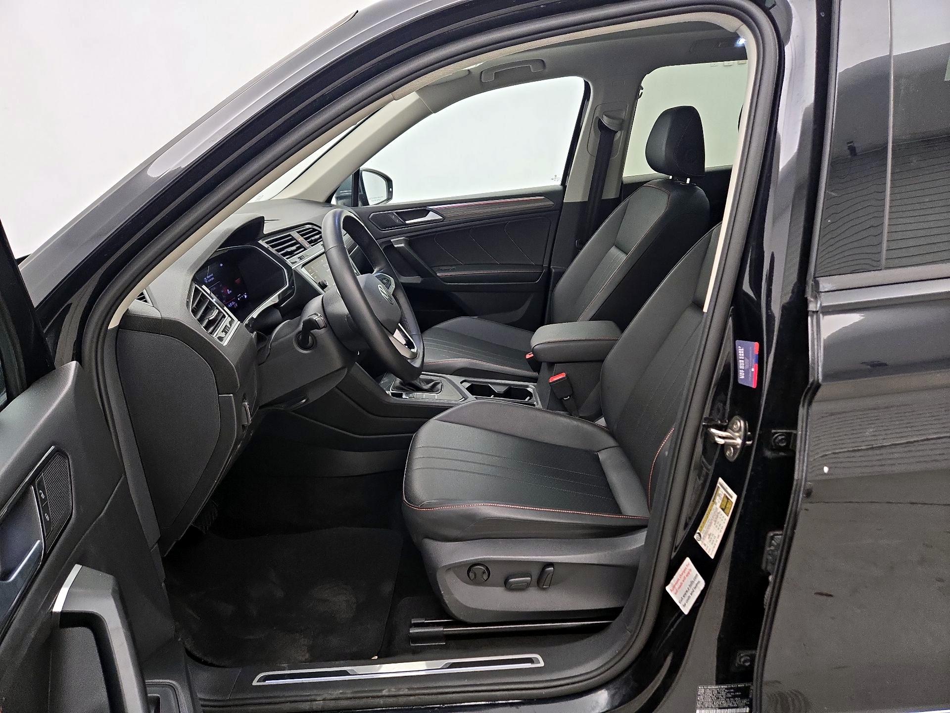 Thumbnail: 2024 Volkswagen Tiguan - 11