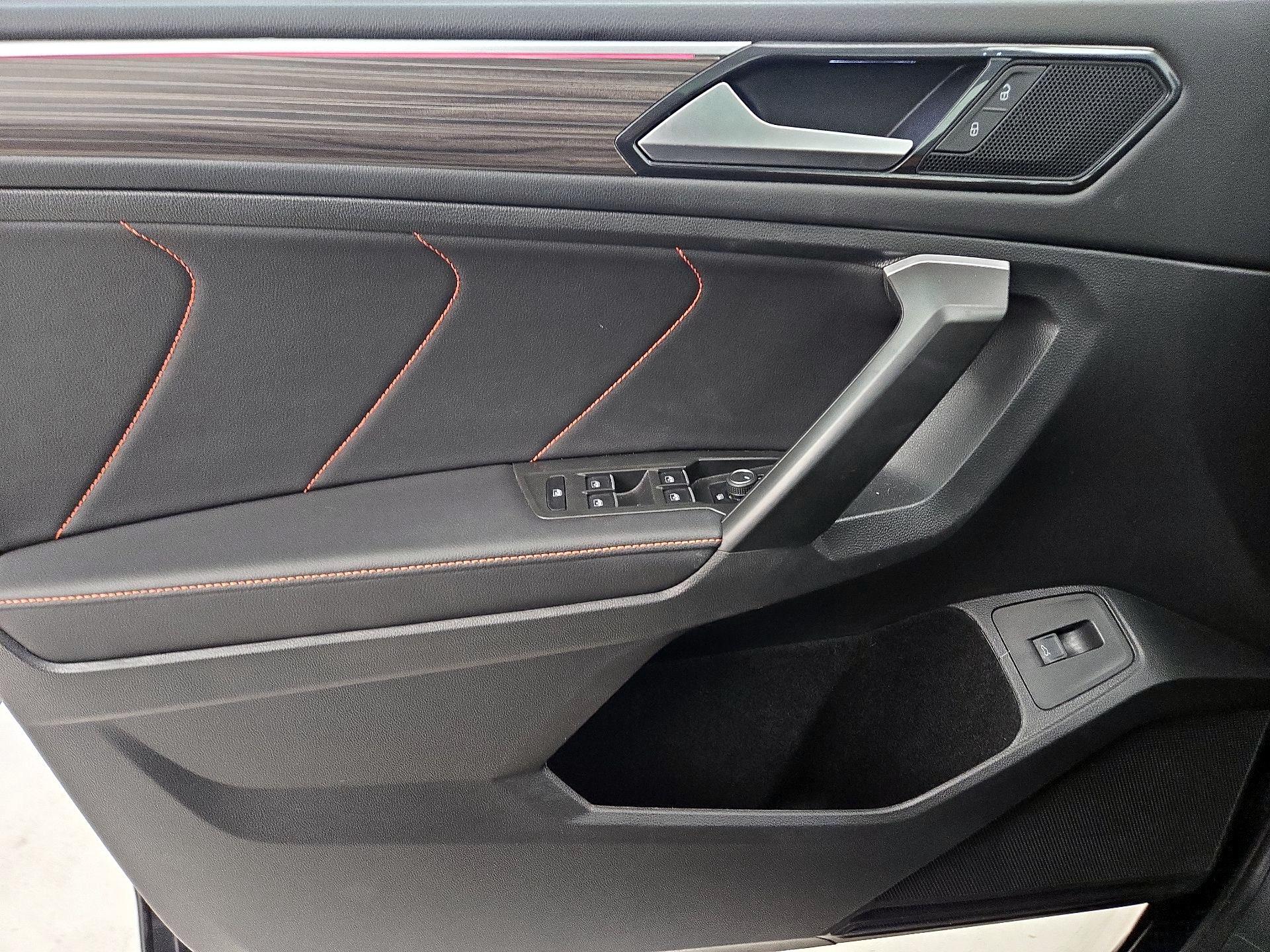 Thumbnail: 2024 Volkswagen Tiguan - 12