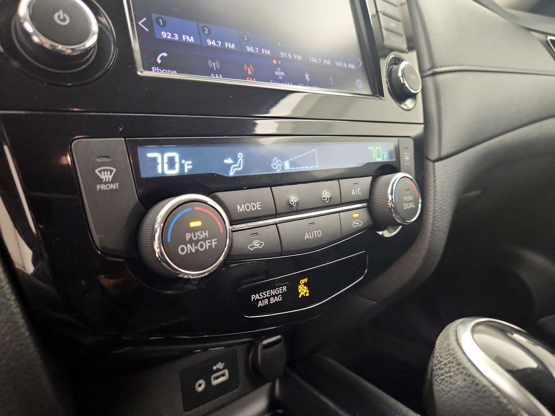 Thumbnail: 2018 Nissan Rogue - 17