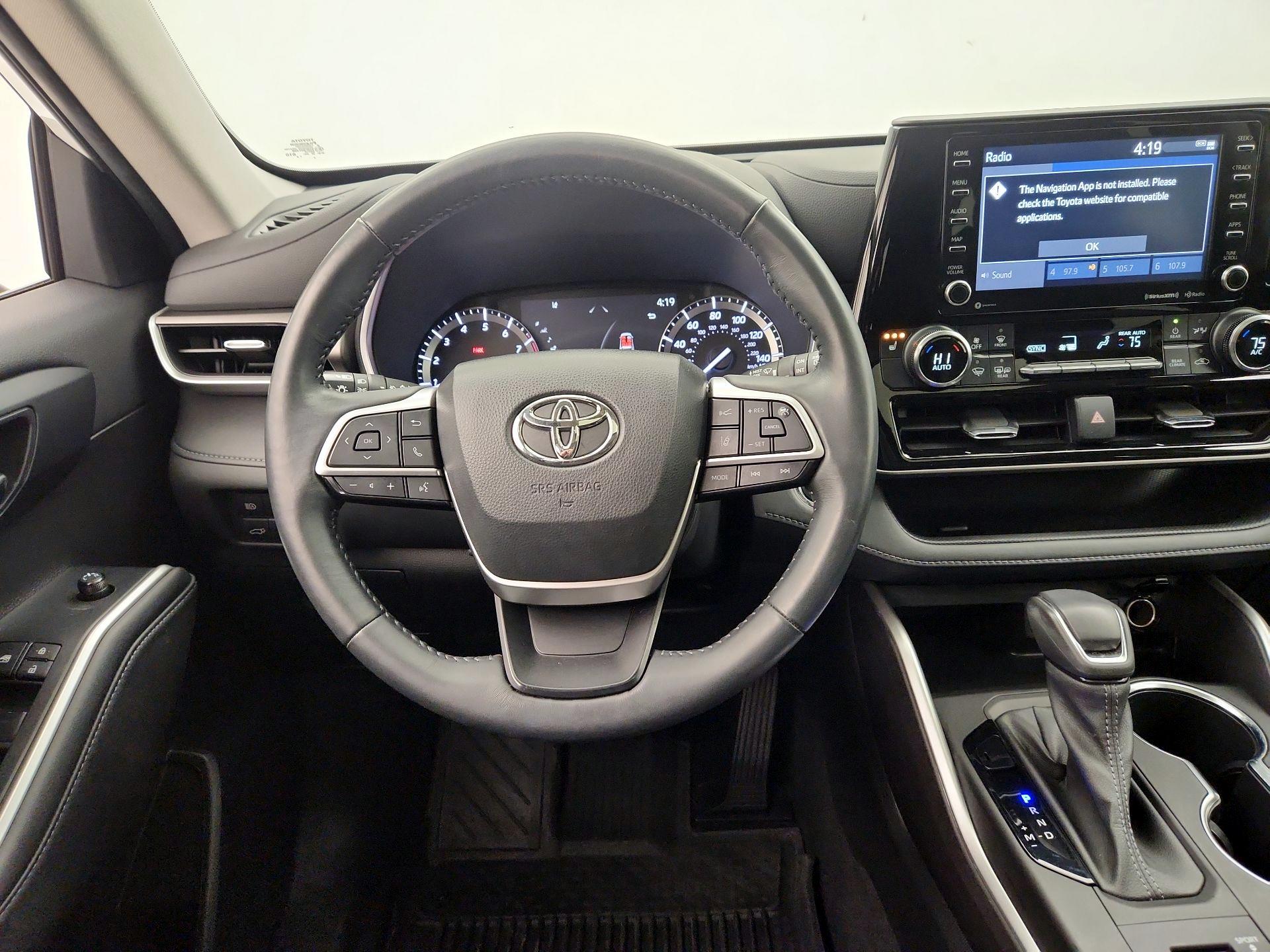 Thumbnail: 2022 Toyota Highlander - 10