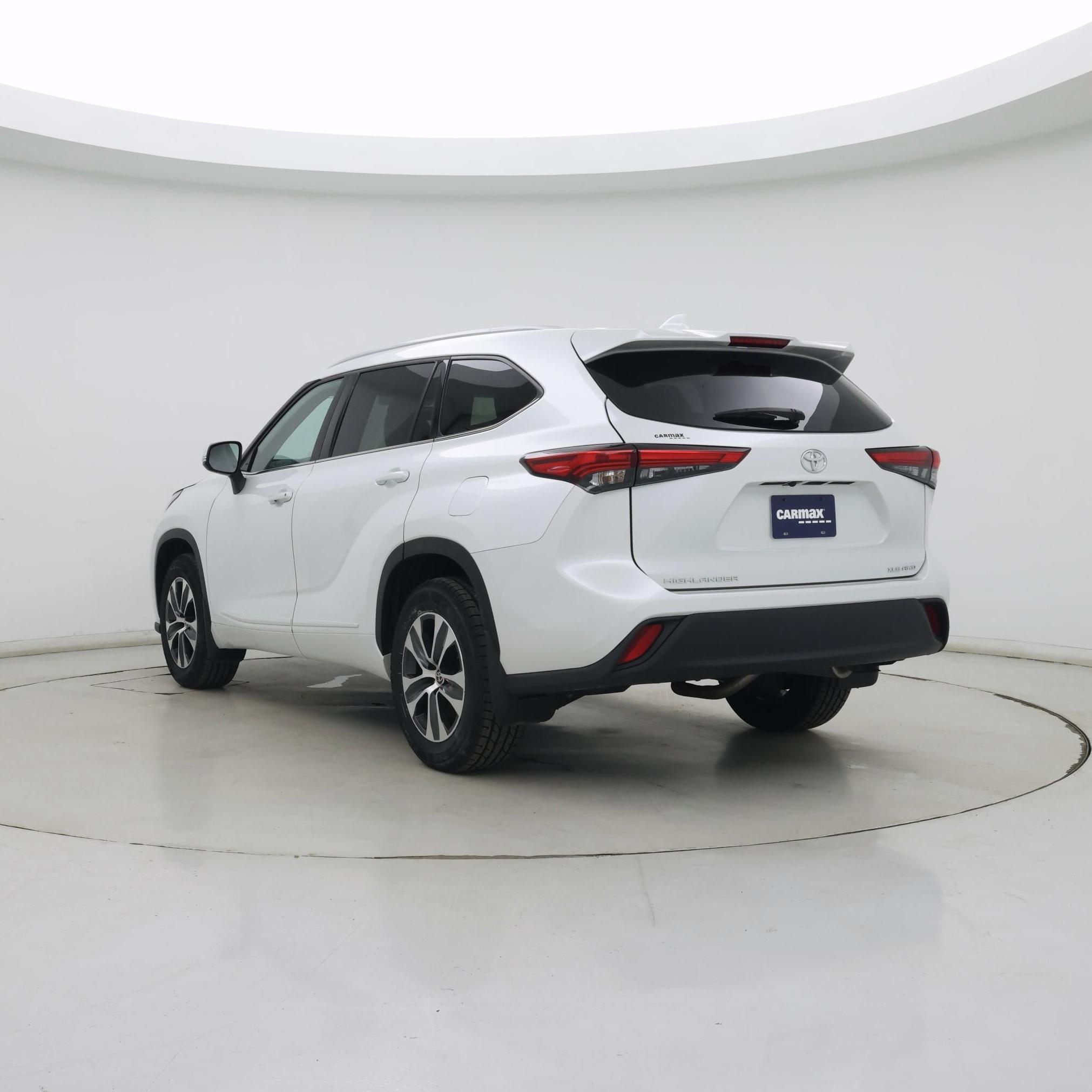 Thumbnail: 2022 Toyota Highlander - 2