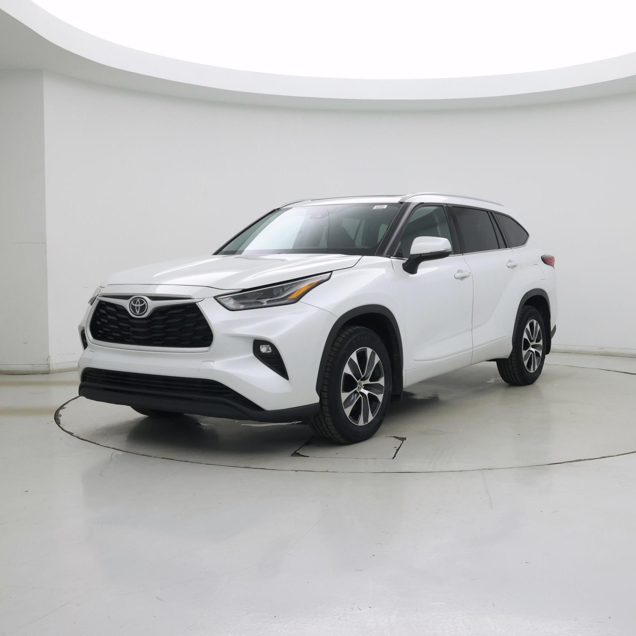 Thumbnail: 2022 Toyota Highlander - 4