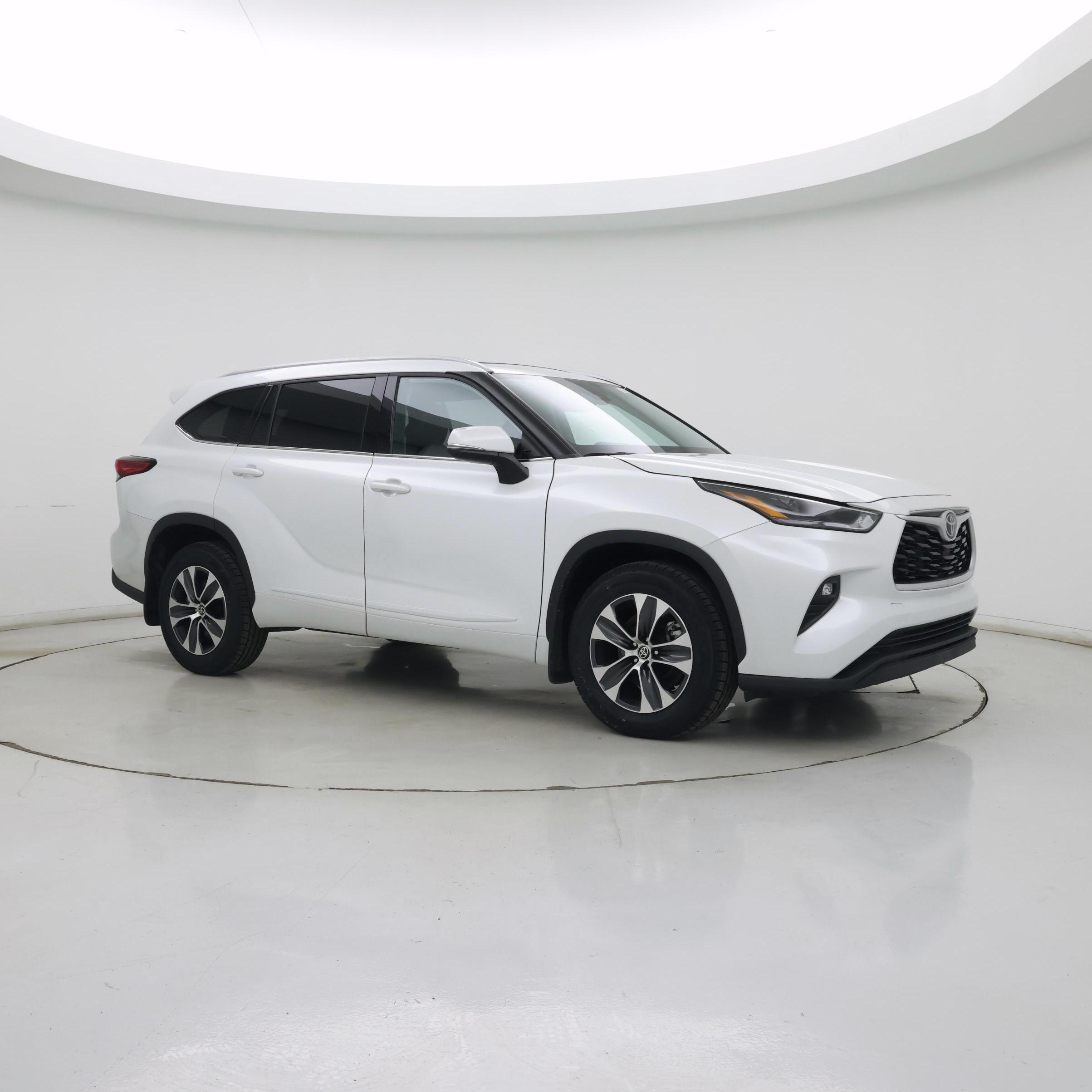 Thumbnail: 2022 Toyota Highlander - 7