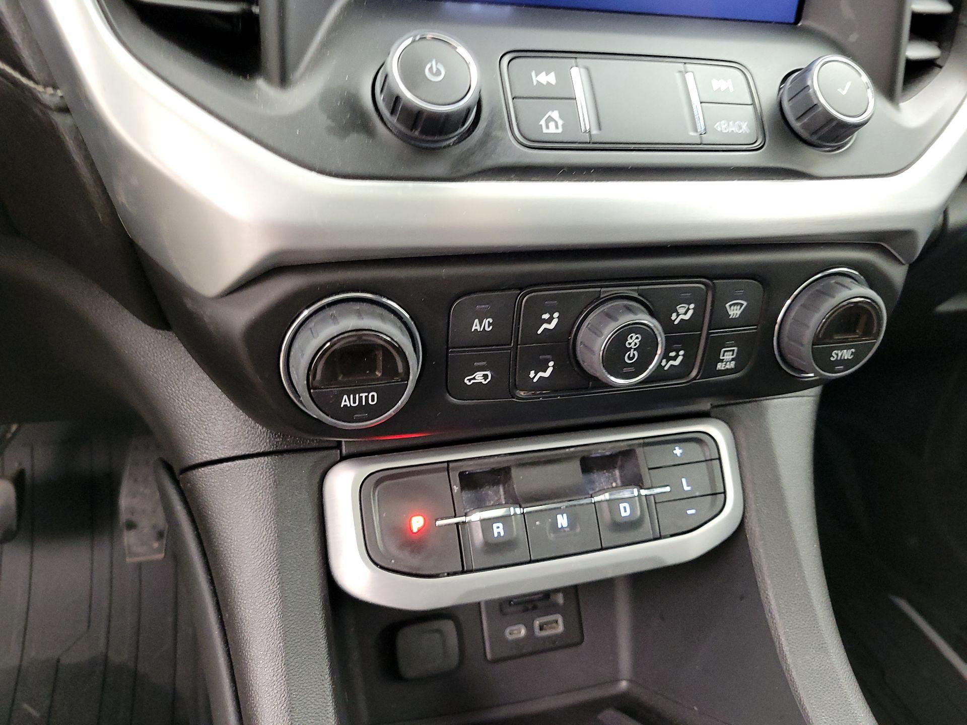 Thumbnail: 2023 GMC Acadia - 17