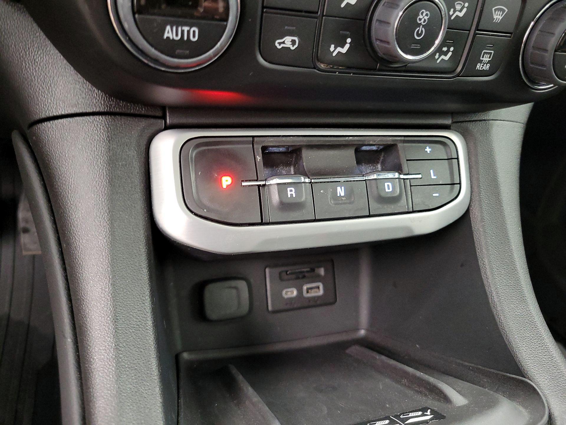 Thumbnail: 2023 GMC Acadia - 18