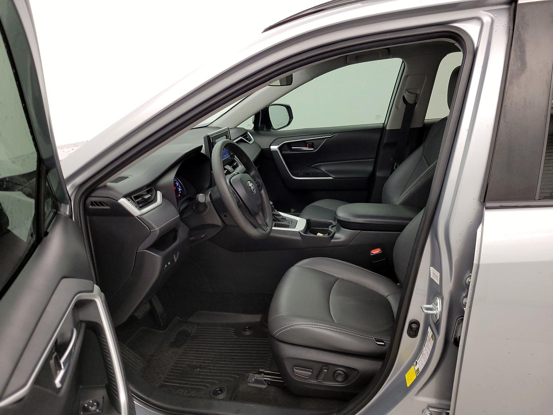 Thumbnail: 2021 Toyota RAV4 - 11